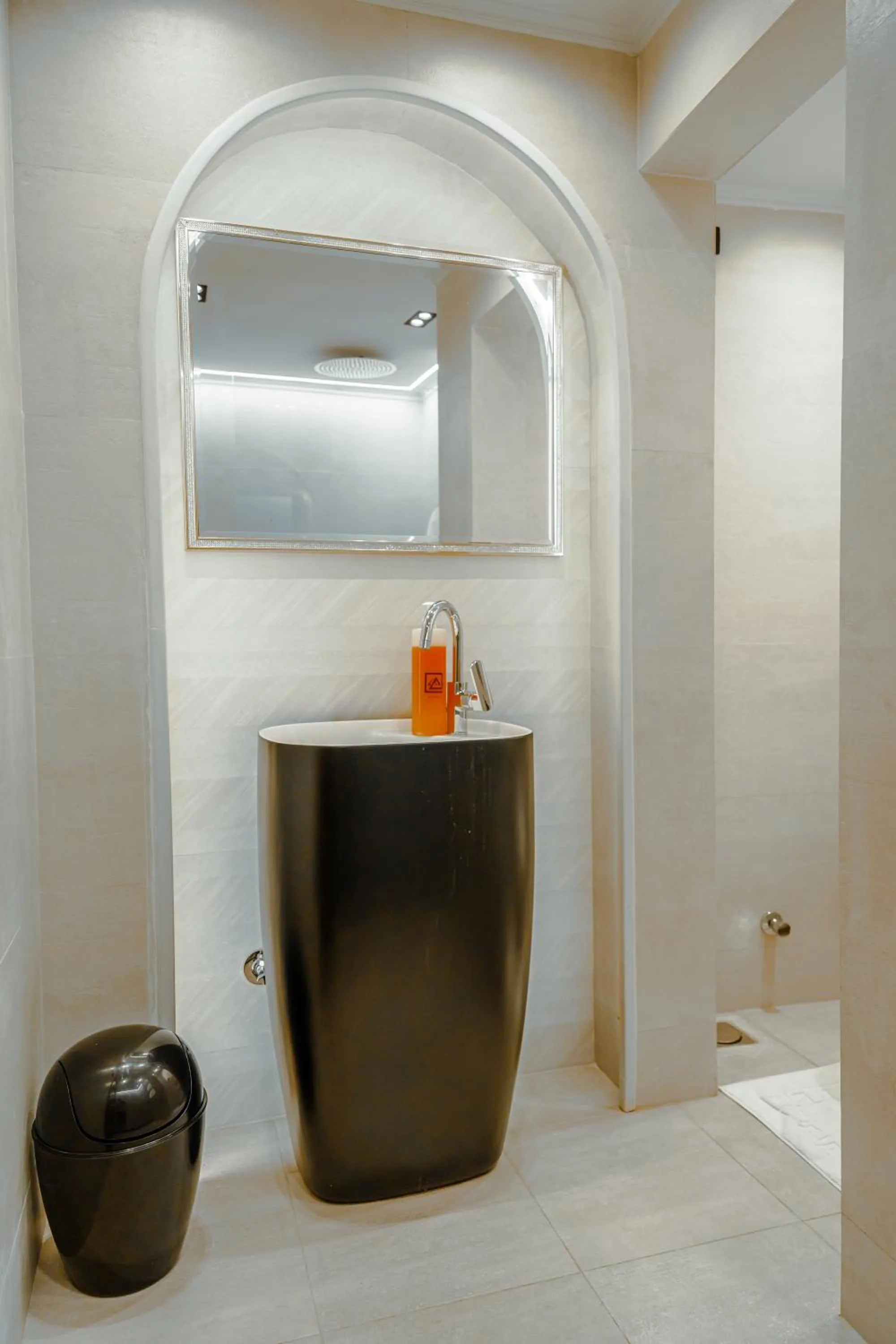 Bathroom in Great Pyramid Inn