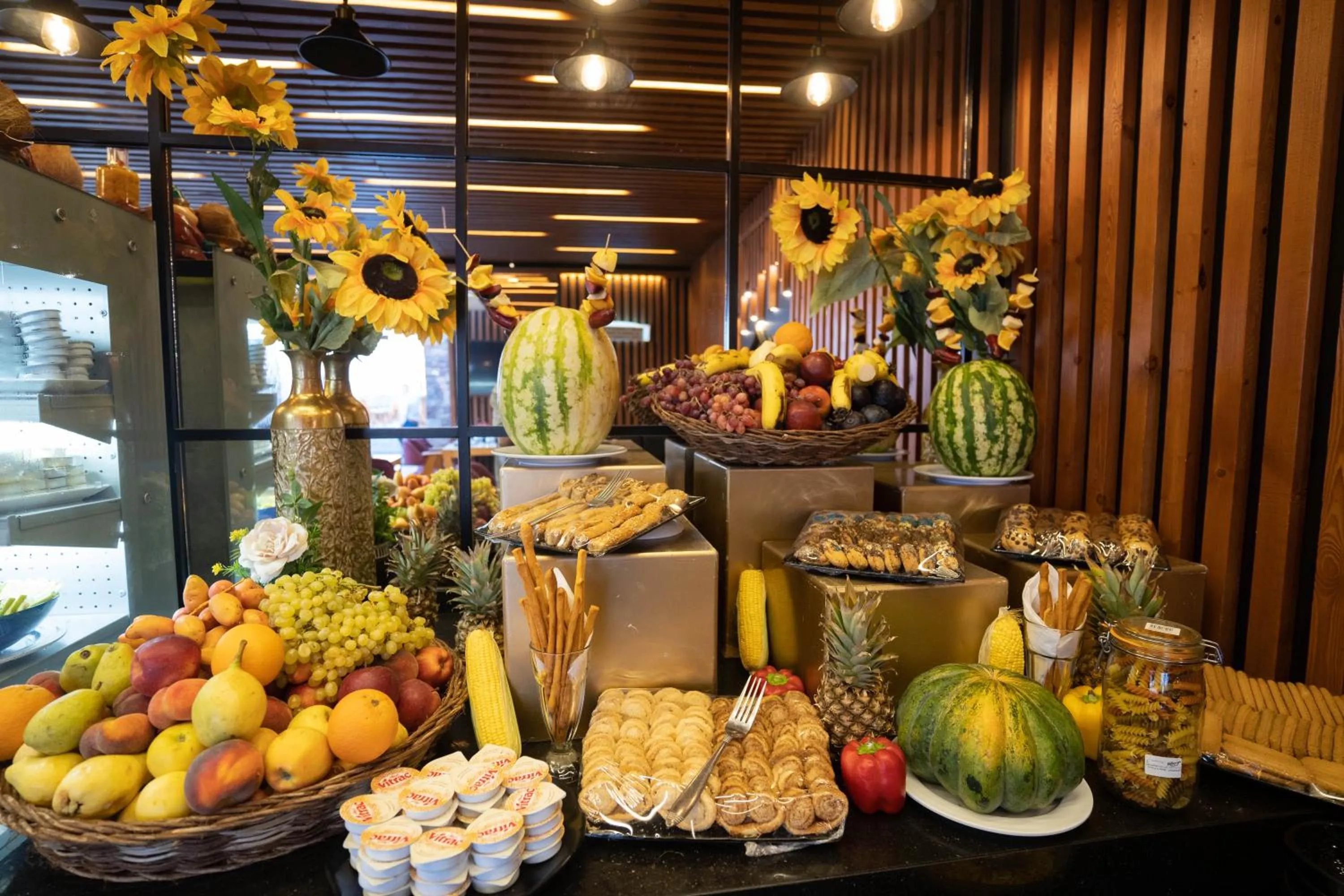 Buffet breakfast in Great Pyramid Inn