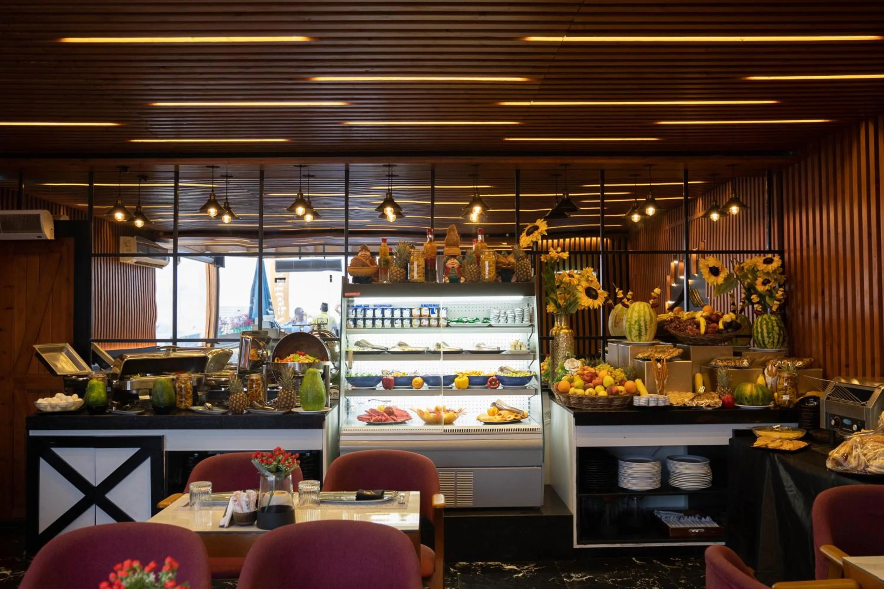 Buffet breakfast in Great Pyramid Inn