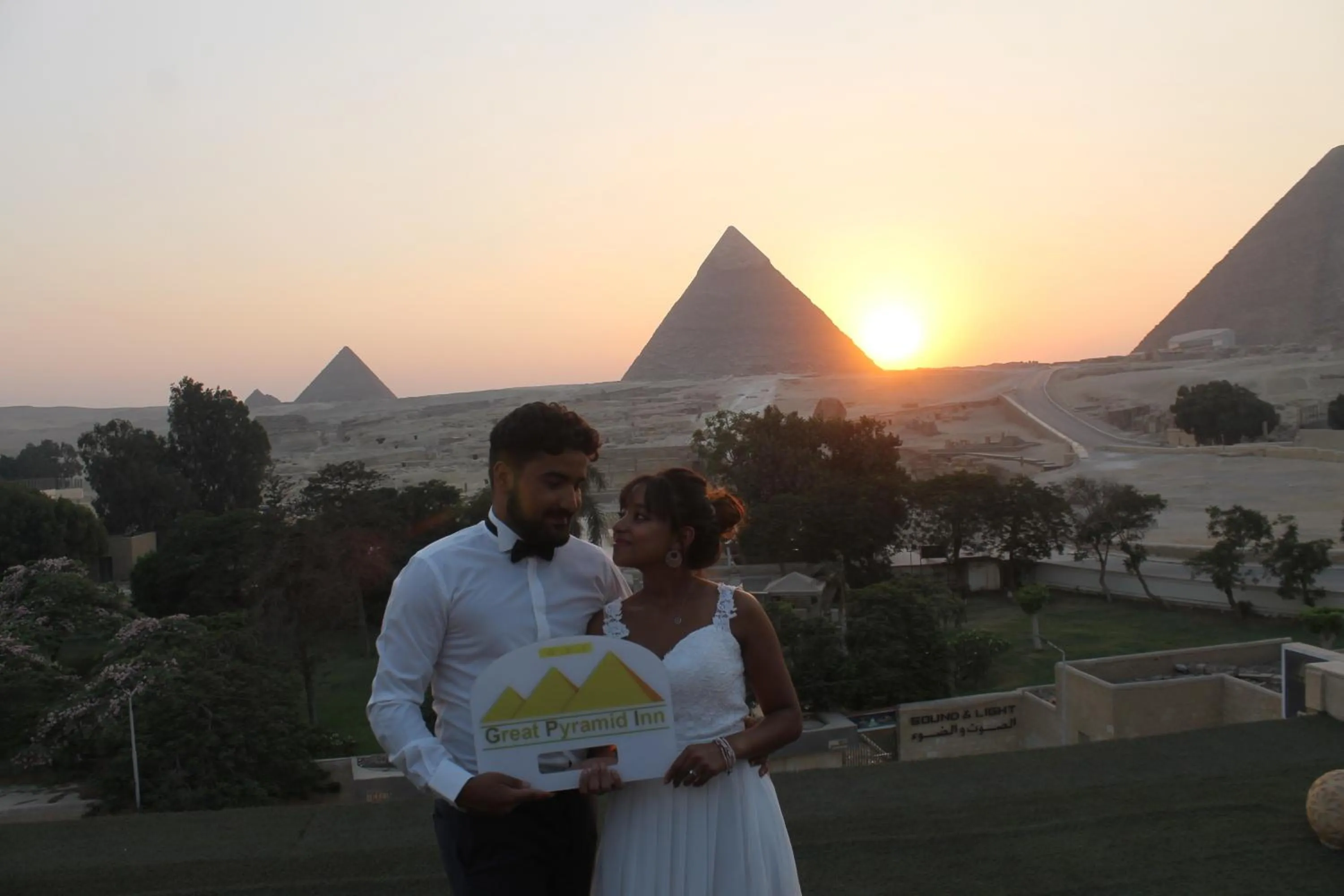 Guests in Great Pyramid Inn