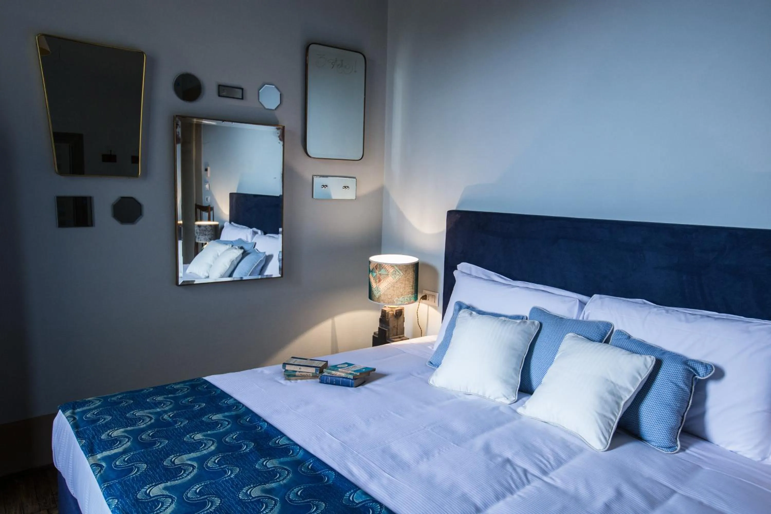 Photo of the whole room, Bed in AdAstra Suites