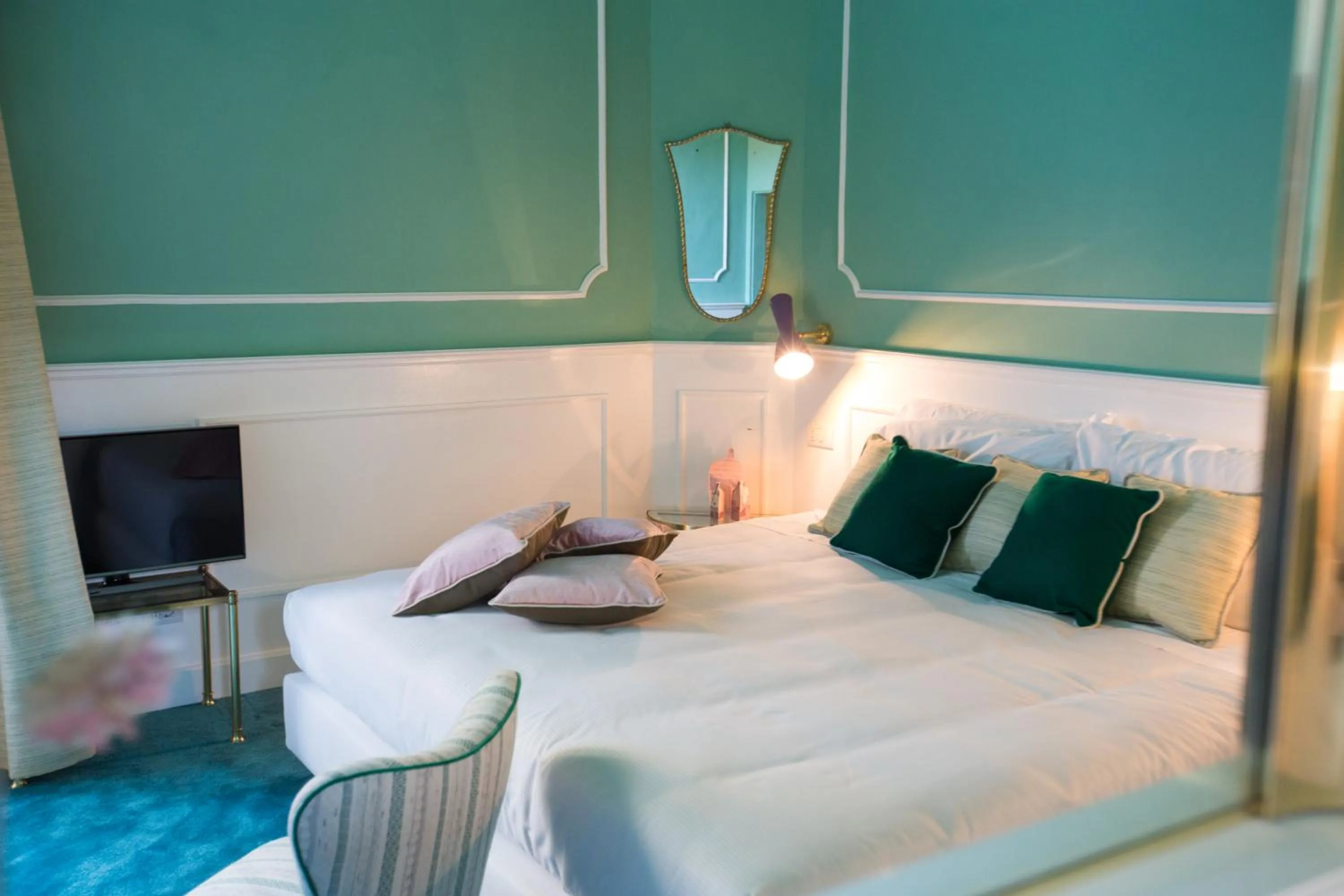 Photo of the whole room, Bed in AdAstra Suites