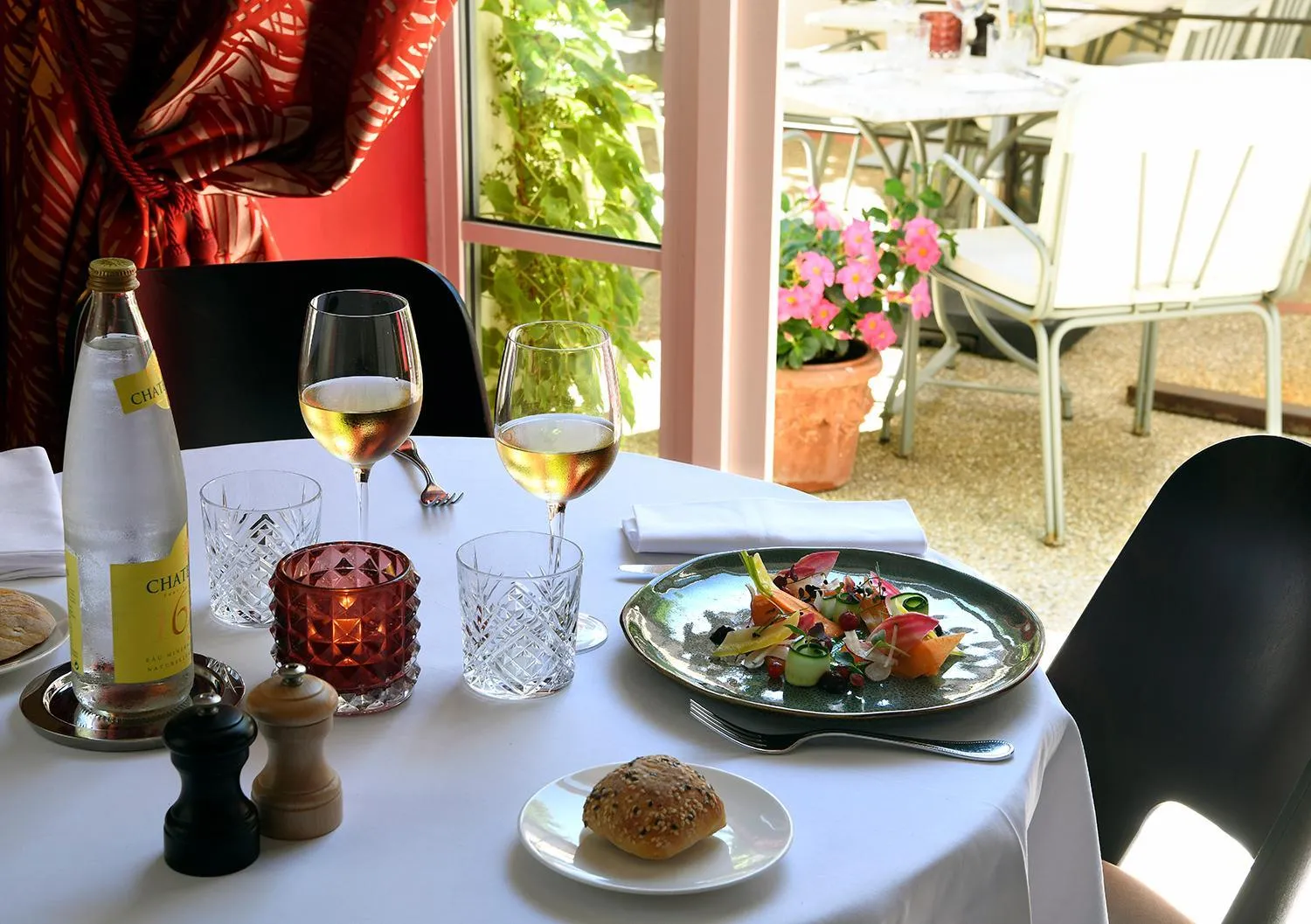 Restaurant/places to eat in Grand Hôtel Henri - Teritoria