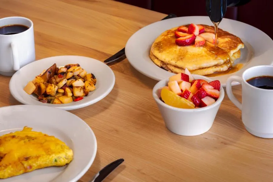 Food in Hilton Garden Inn Hutchinson