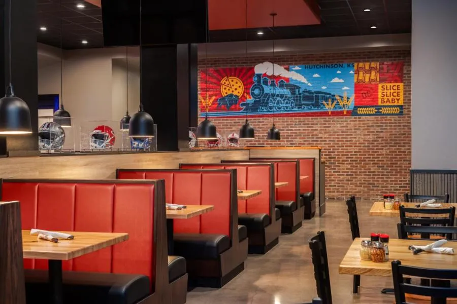 Restaurant/places to eat in Hilton Garden Inn Hutchinson