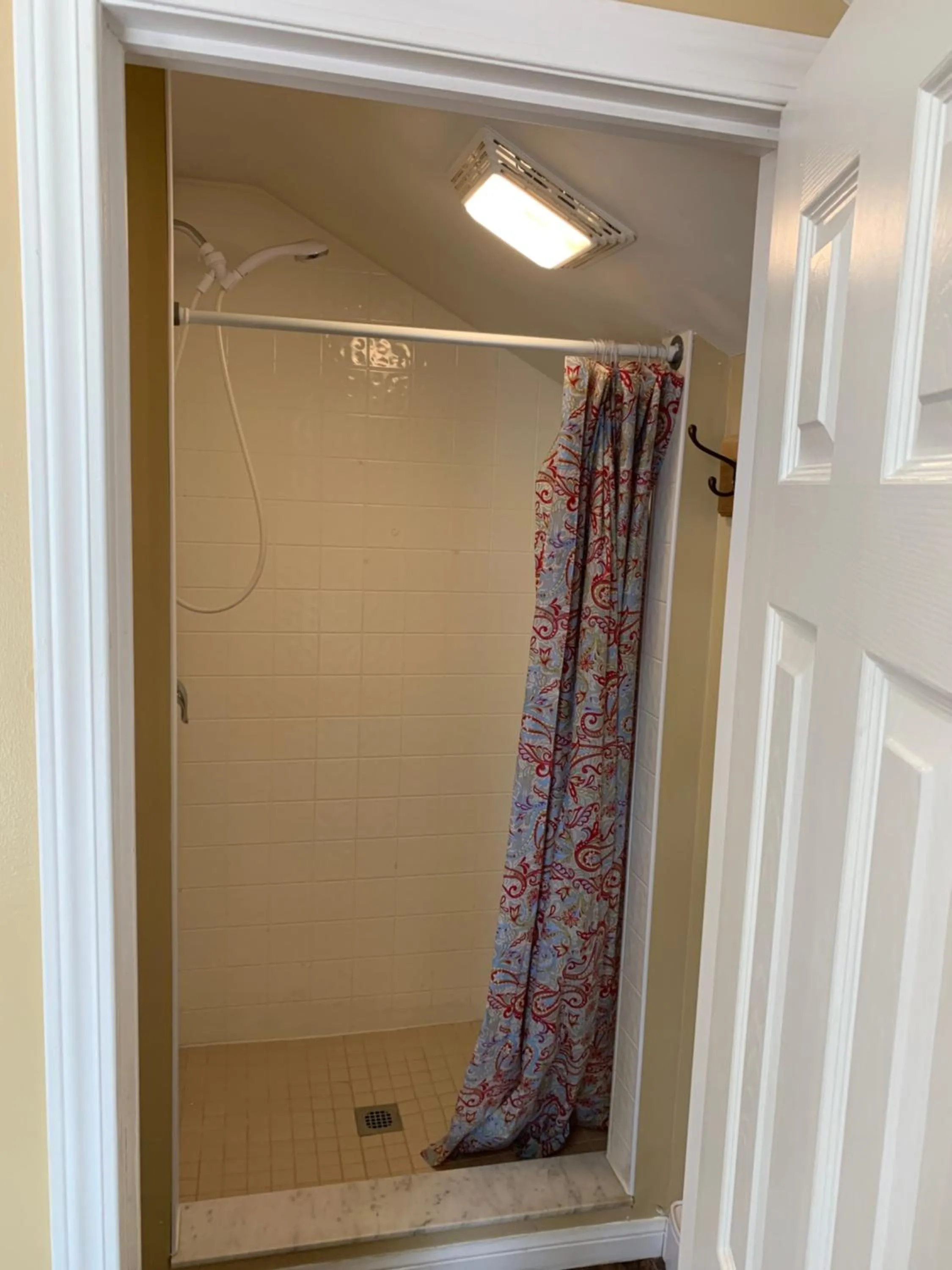 Shower in Wu Wu's Cabins