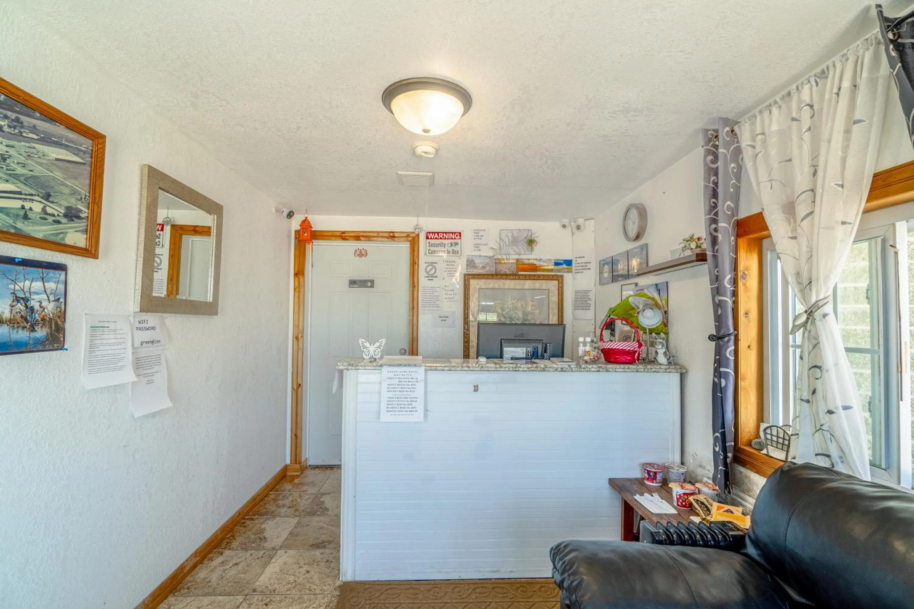 Lobby or reception in Green Acre Motel by OYO Near Rush County Airport