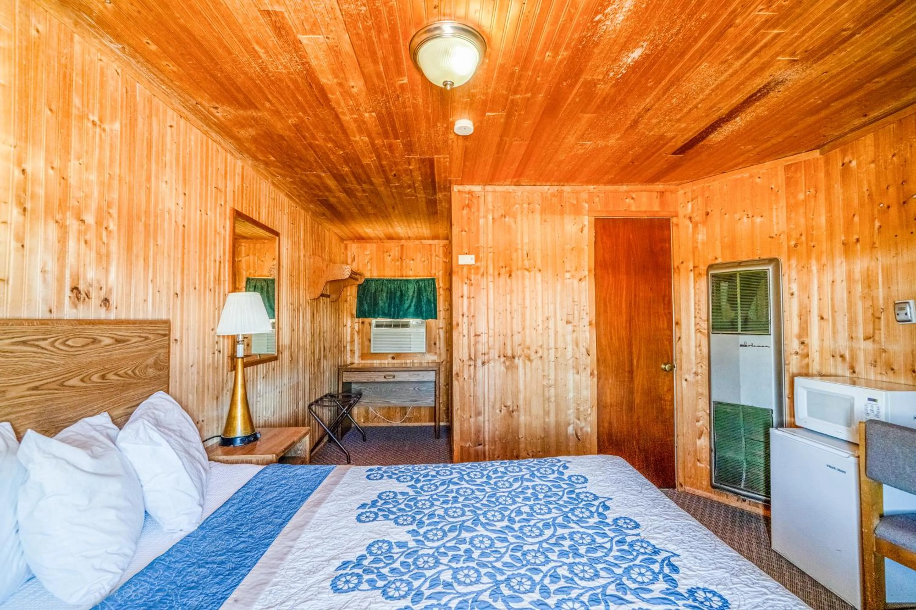 Bedroom, Bed in Green Acre Motel by OYO Near Rush County Airport