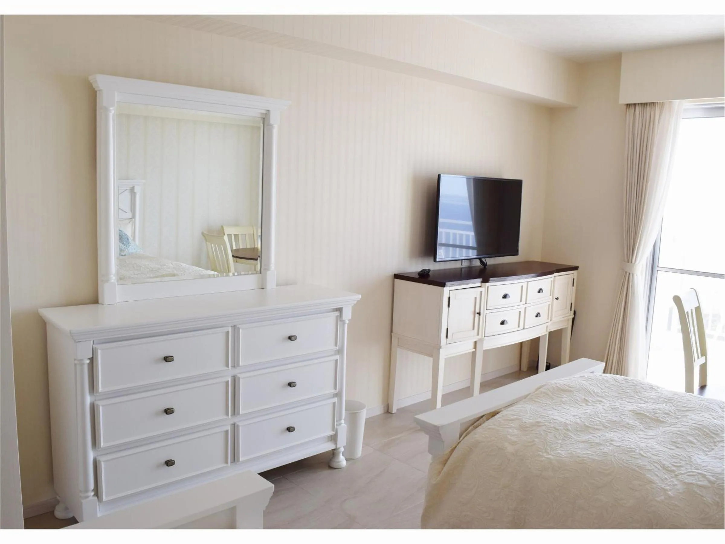 TV and multimedia, Bed in Wisteria Condominium Resort