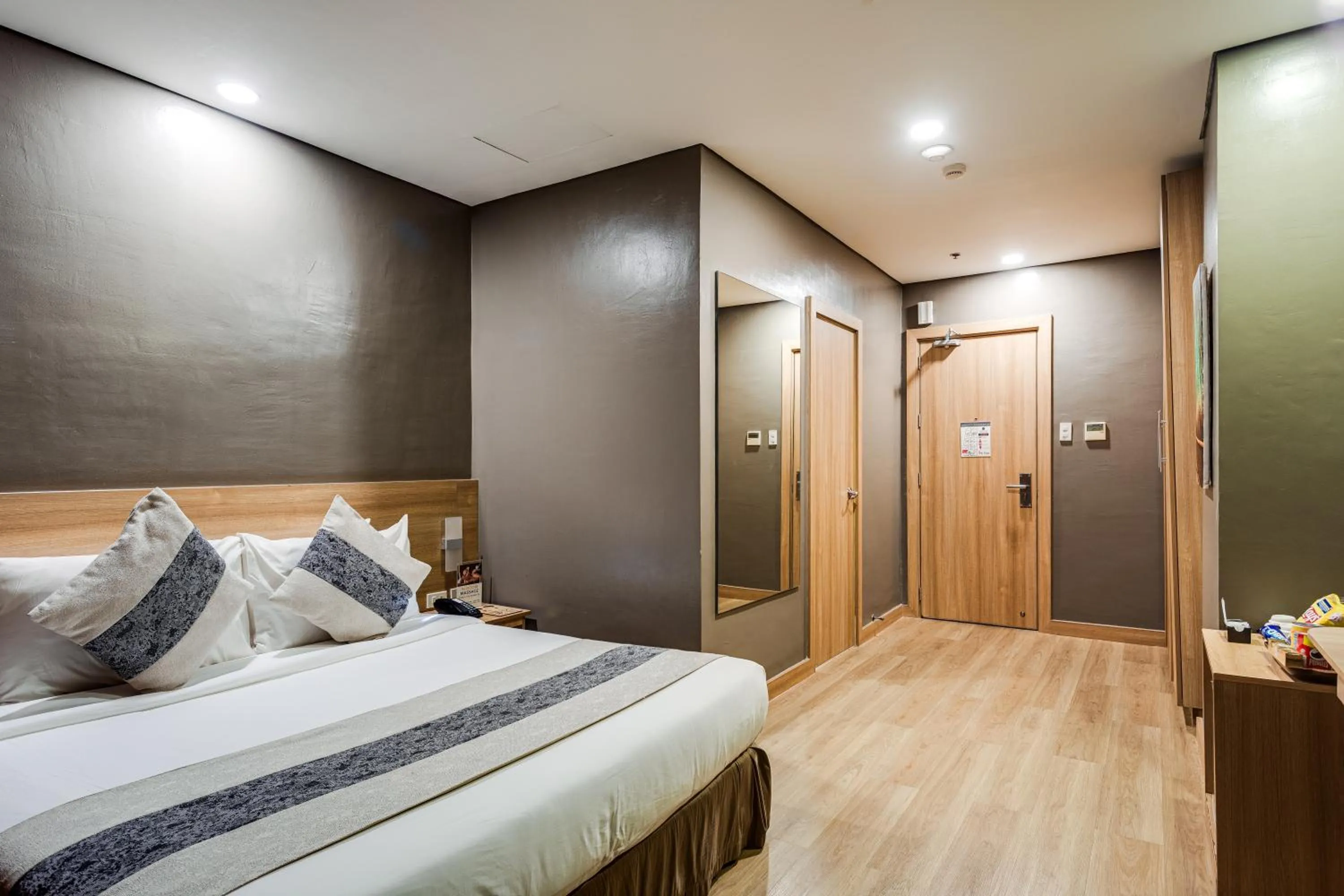 Bed in Madison 101 Hotel + Tower