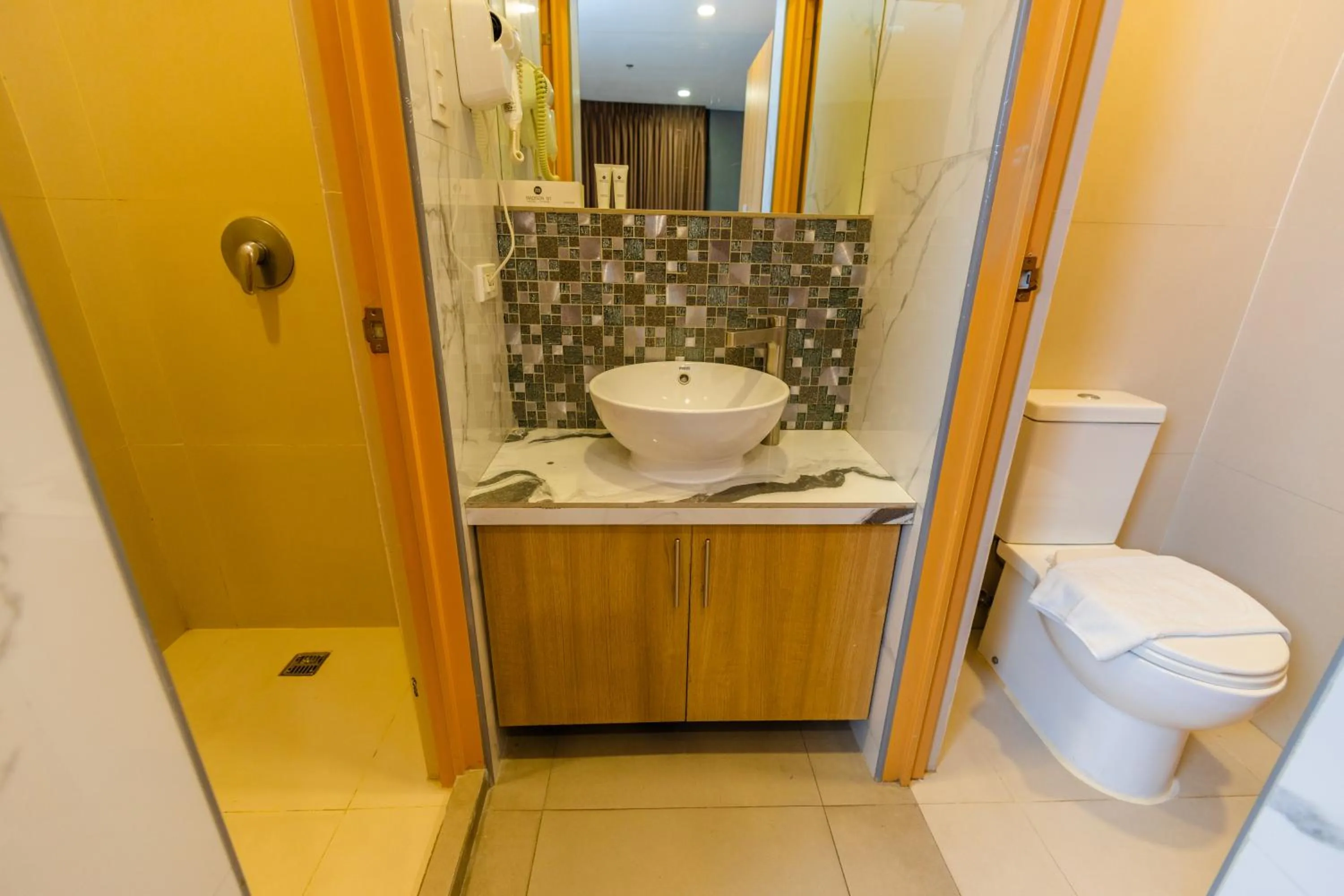 Shower in Madison 101 Hotel + Tower