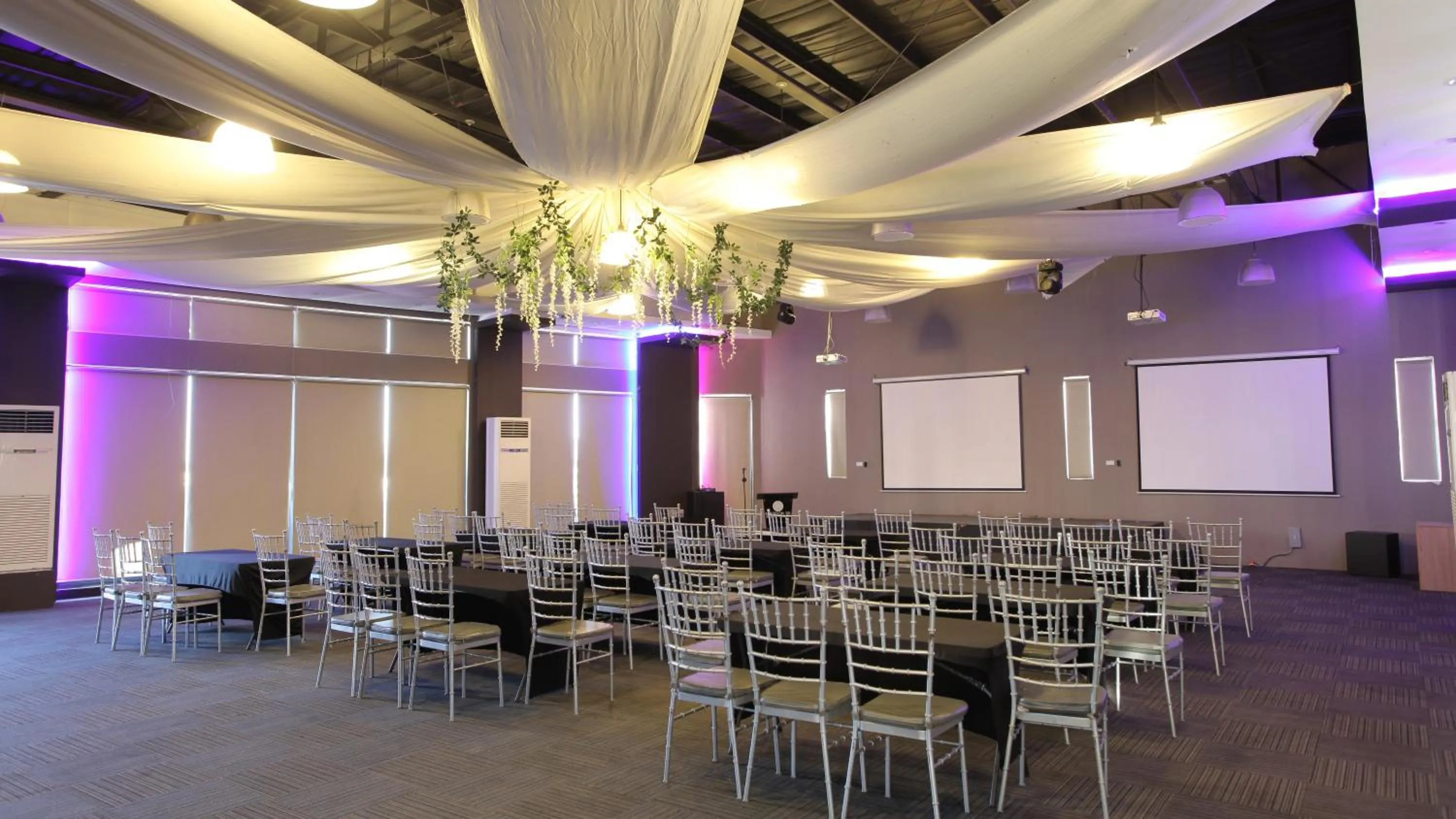 Meeting/conference room in Madison 101 Hotel + Tower