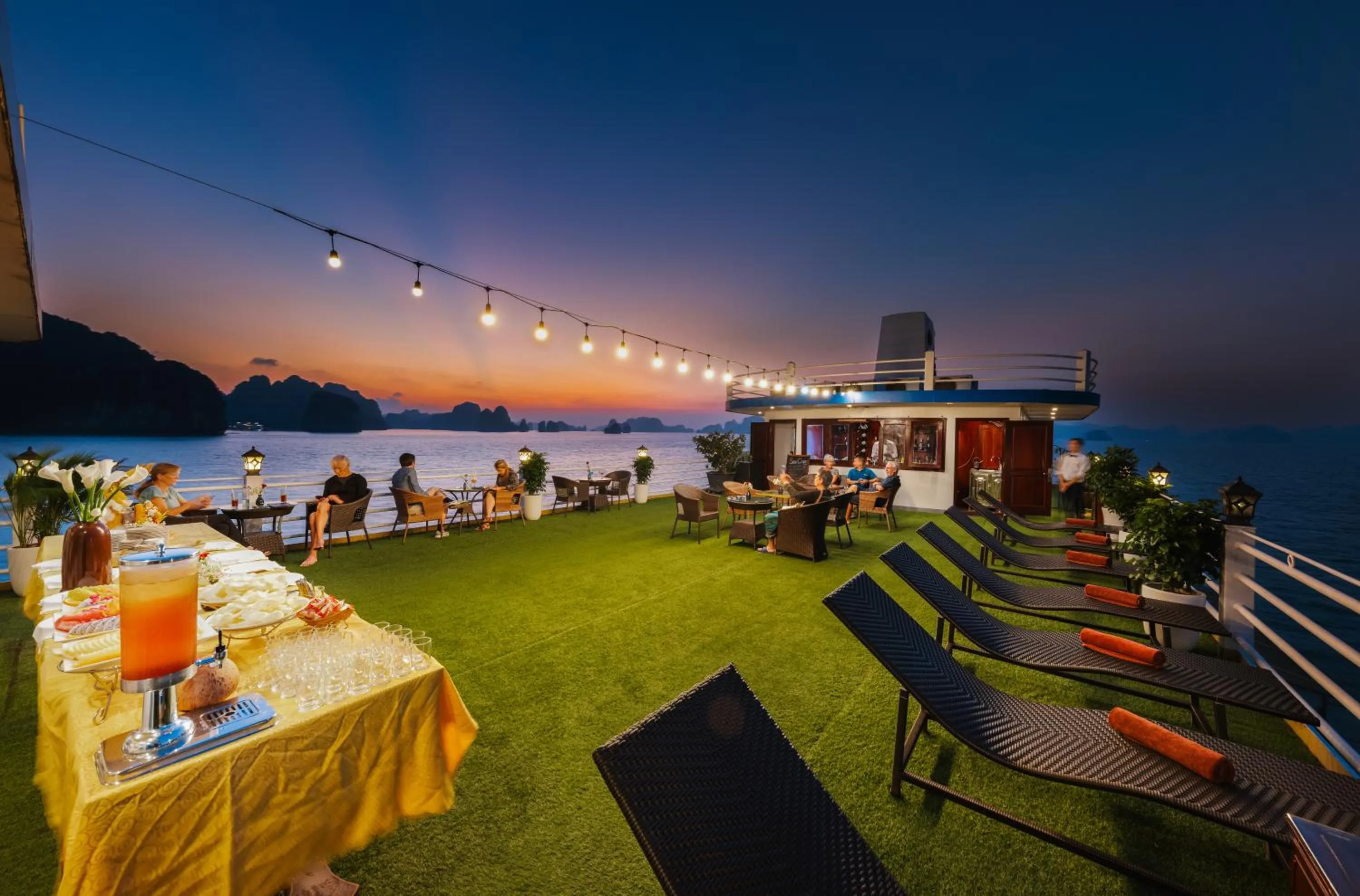 sunbed in Swan Cruises Halong