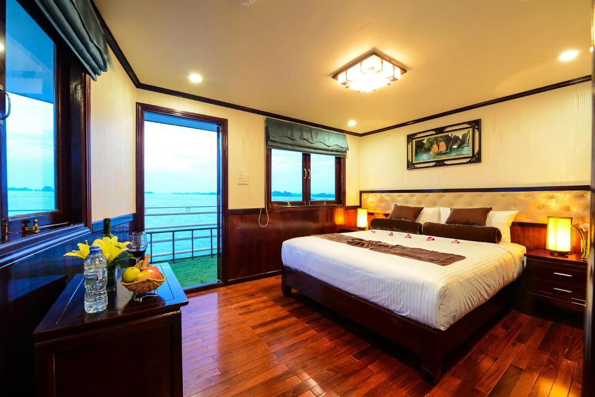 Photo of the whole room, Bed in Swan Cruises Halong