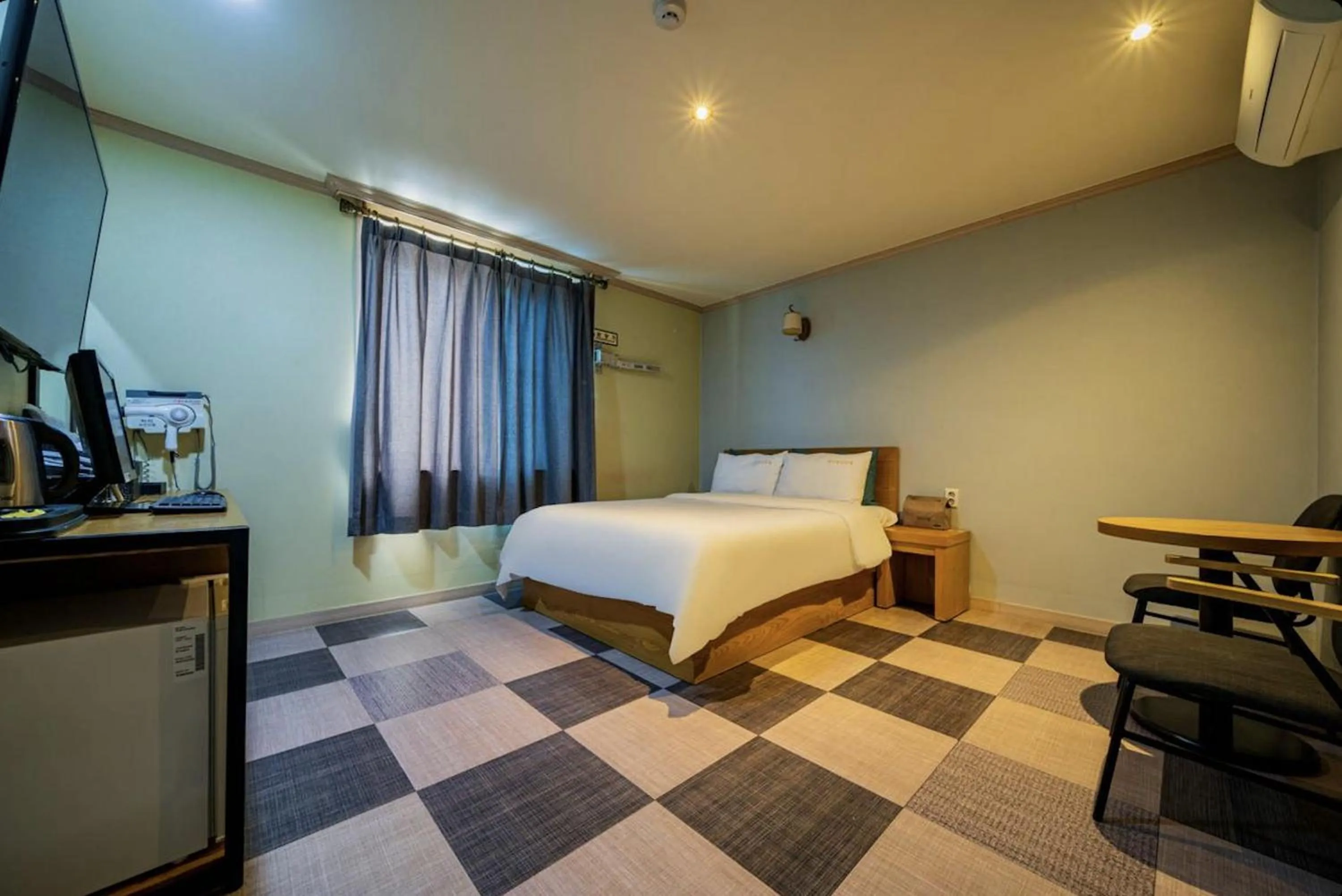 Bed in Yeosu Hi Motel