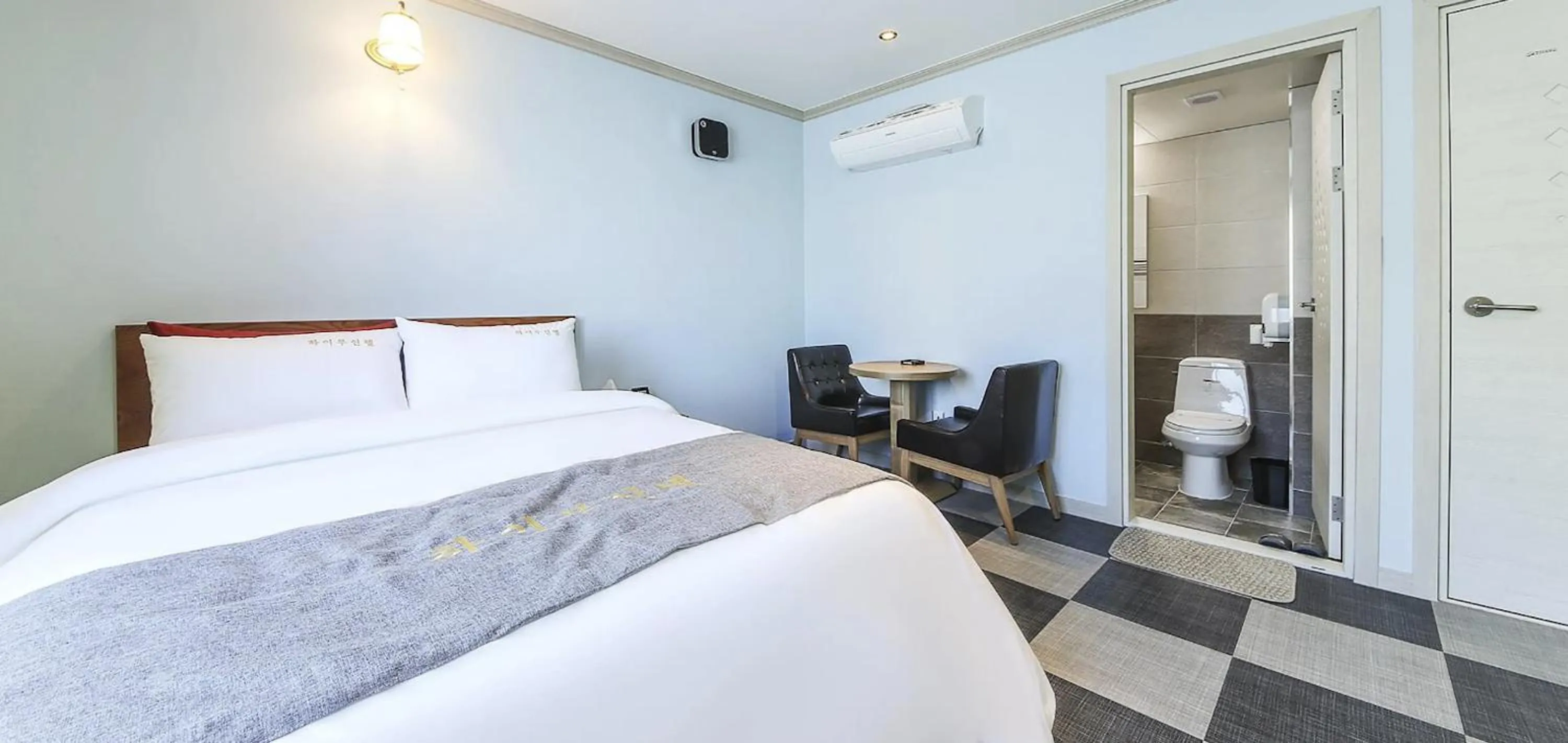 Bed in Yeosu Hi Motel