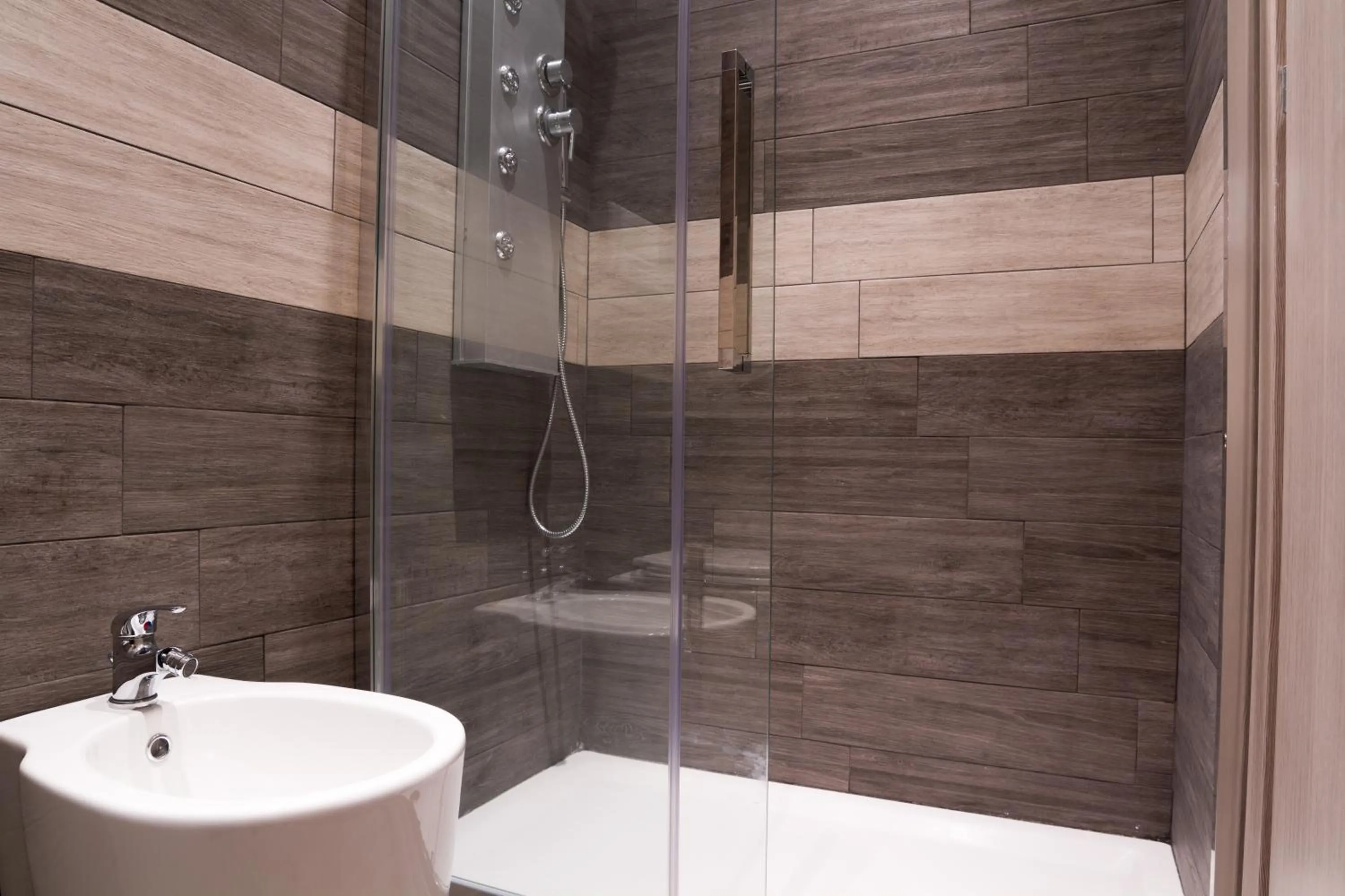 Shower in Romano Rooms