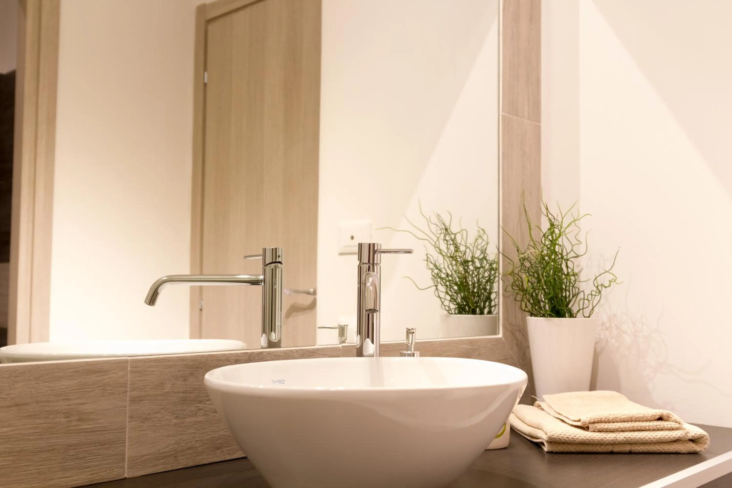 Decorative detail in Romano Rooms