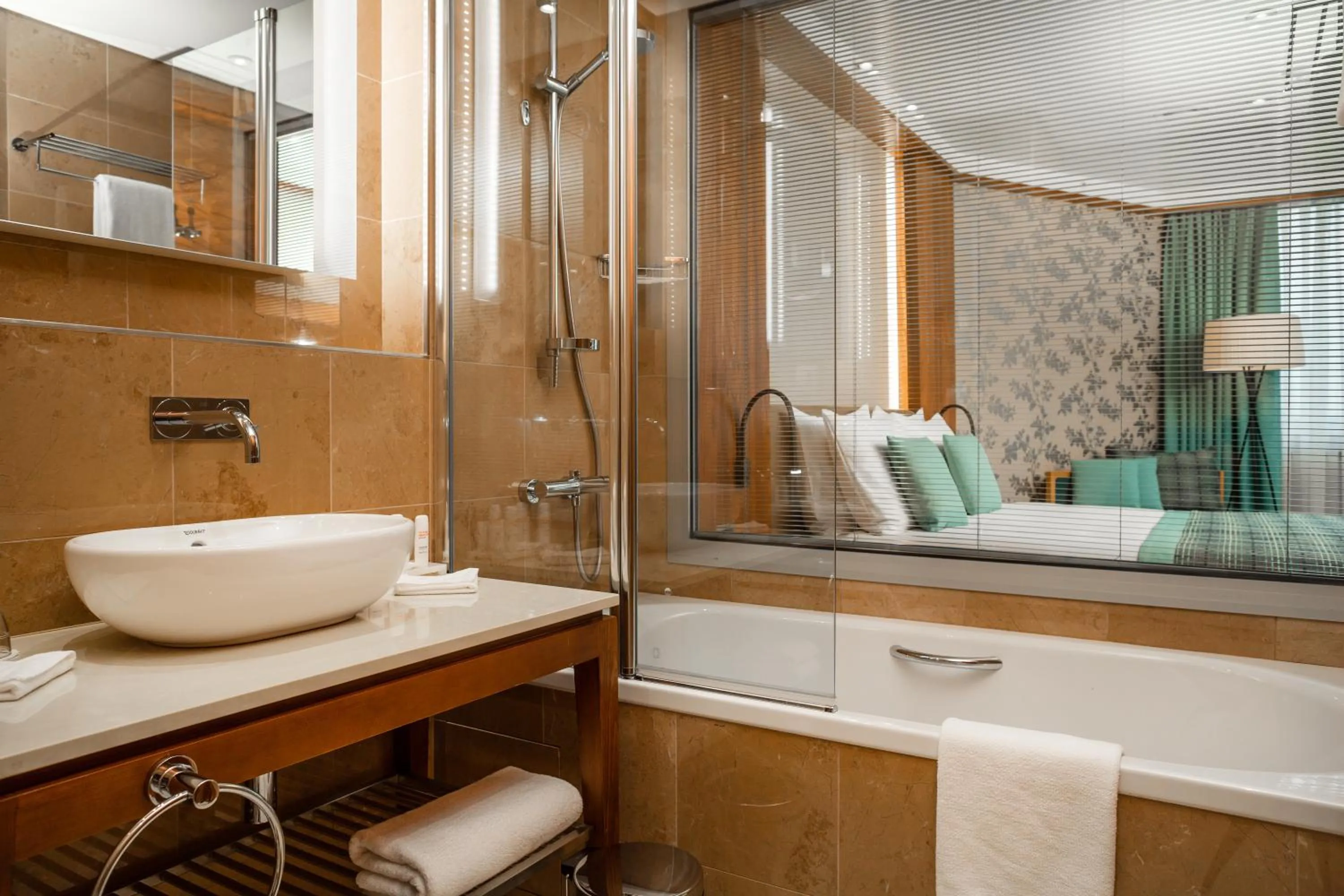 Bathroom in Radisson Blu M'Bamou Palace Hotel, Brazzaville