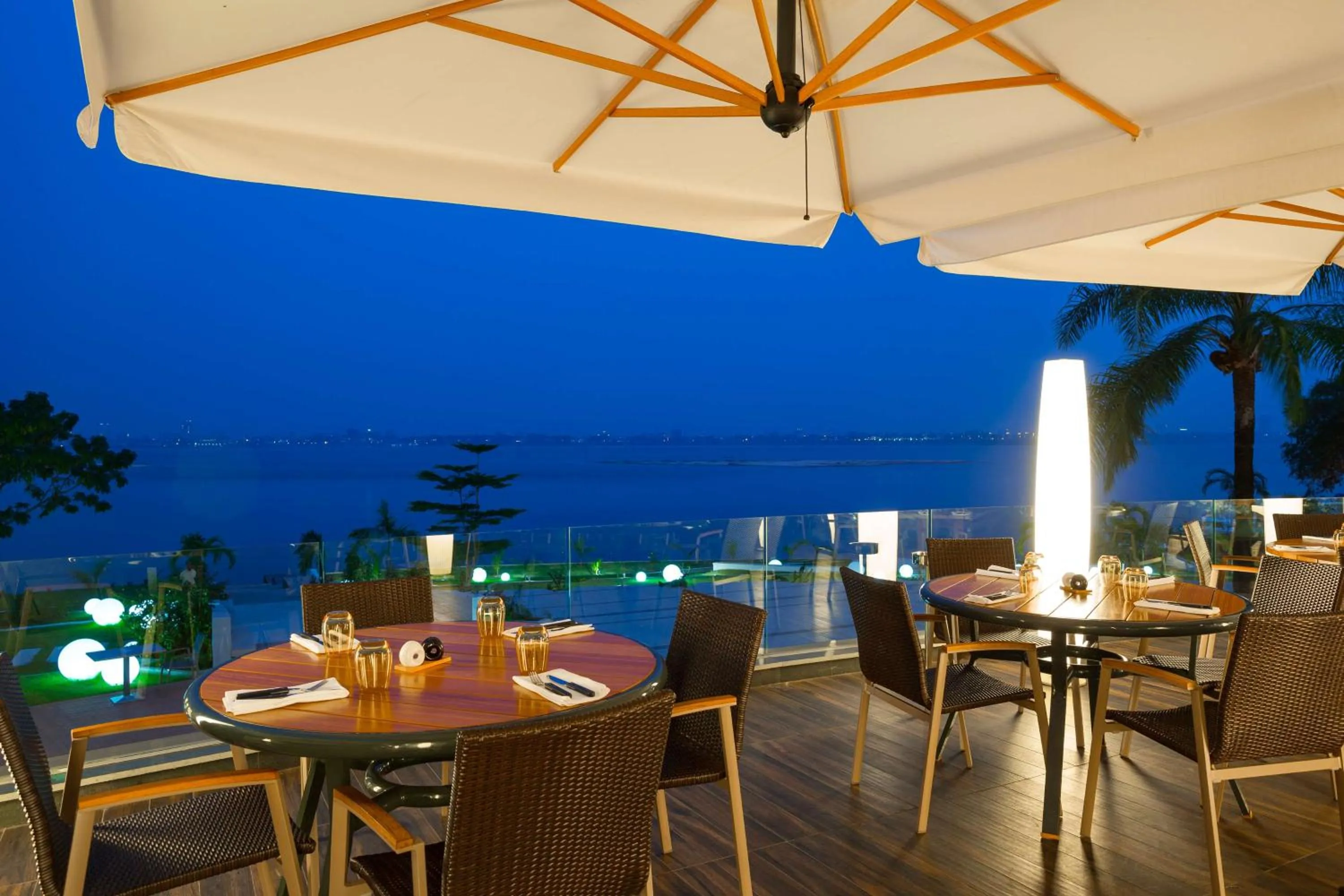 Restaurant/places to eat in Radisson Blu M'Bamou Palace Hotel, Brazzaville