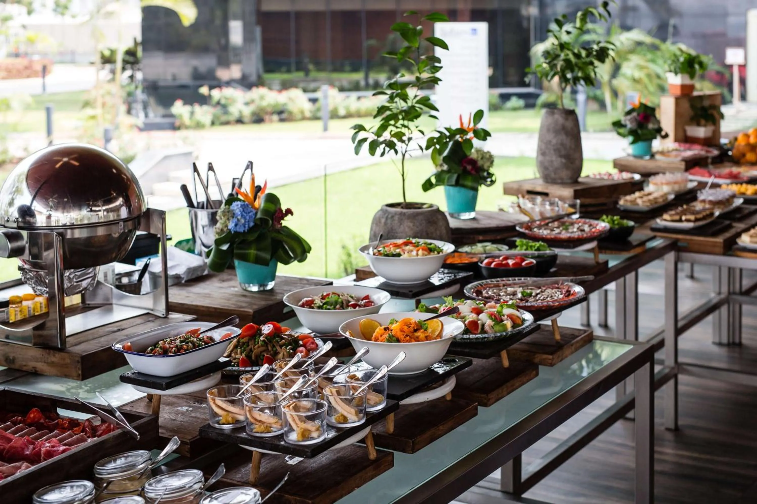 Restaurant/places to eat in Radisson Blu M'Bamou Palace Hotel, Brazzaville