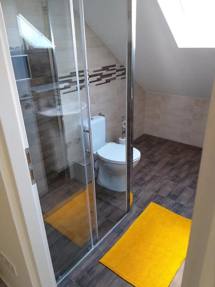 Toilet in Arapartman