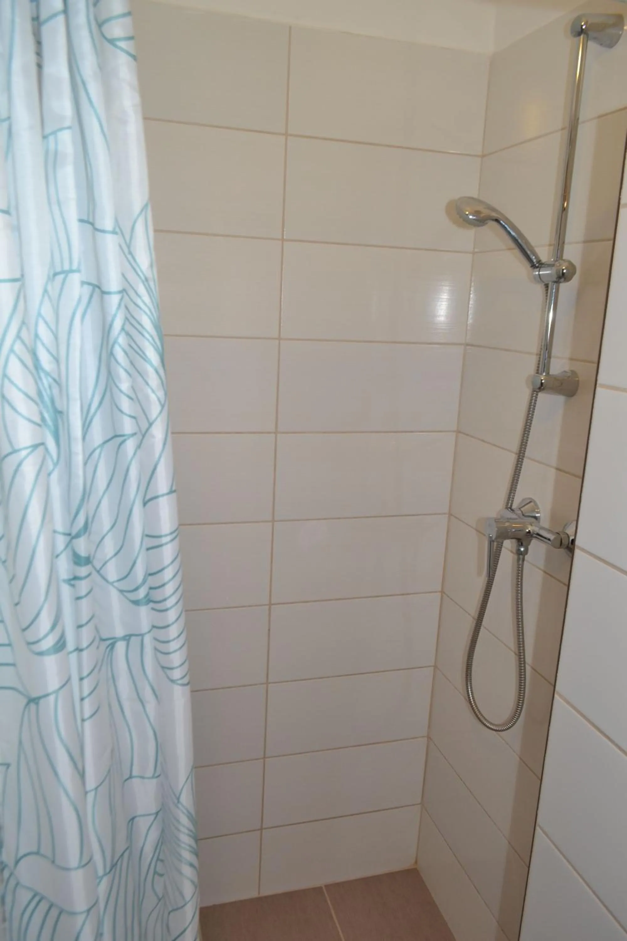 Shower in Arapartman