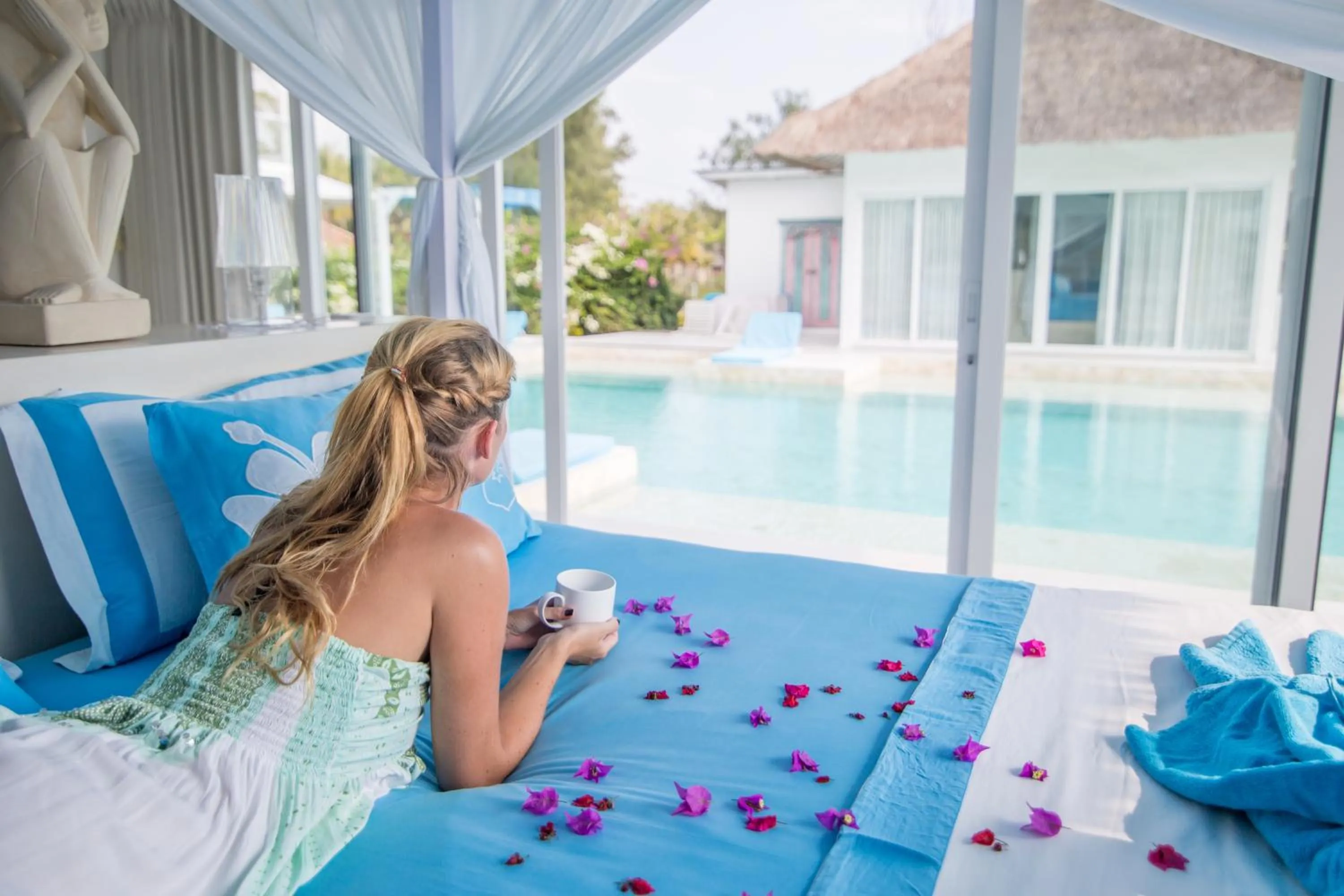 Bed in Villa Gili Bali Beach