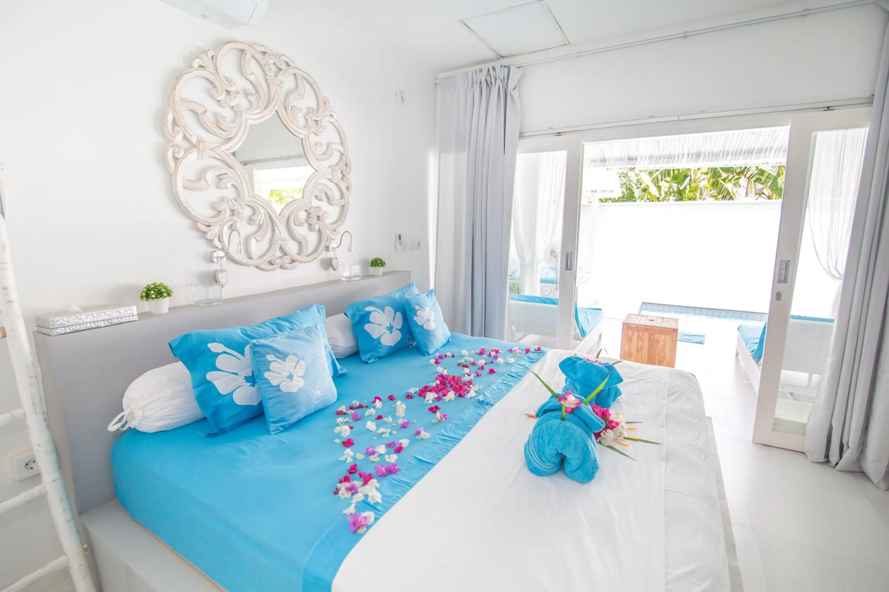 Bed in Villa Gili Bali Beach