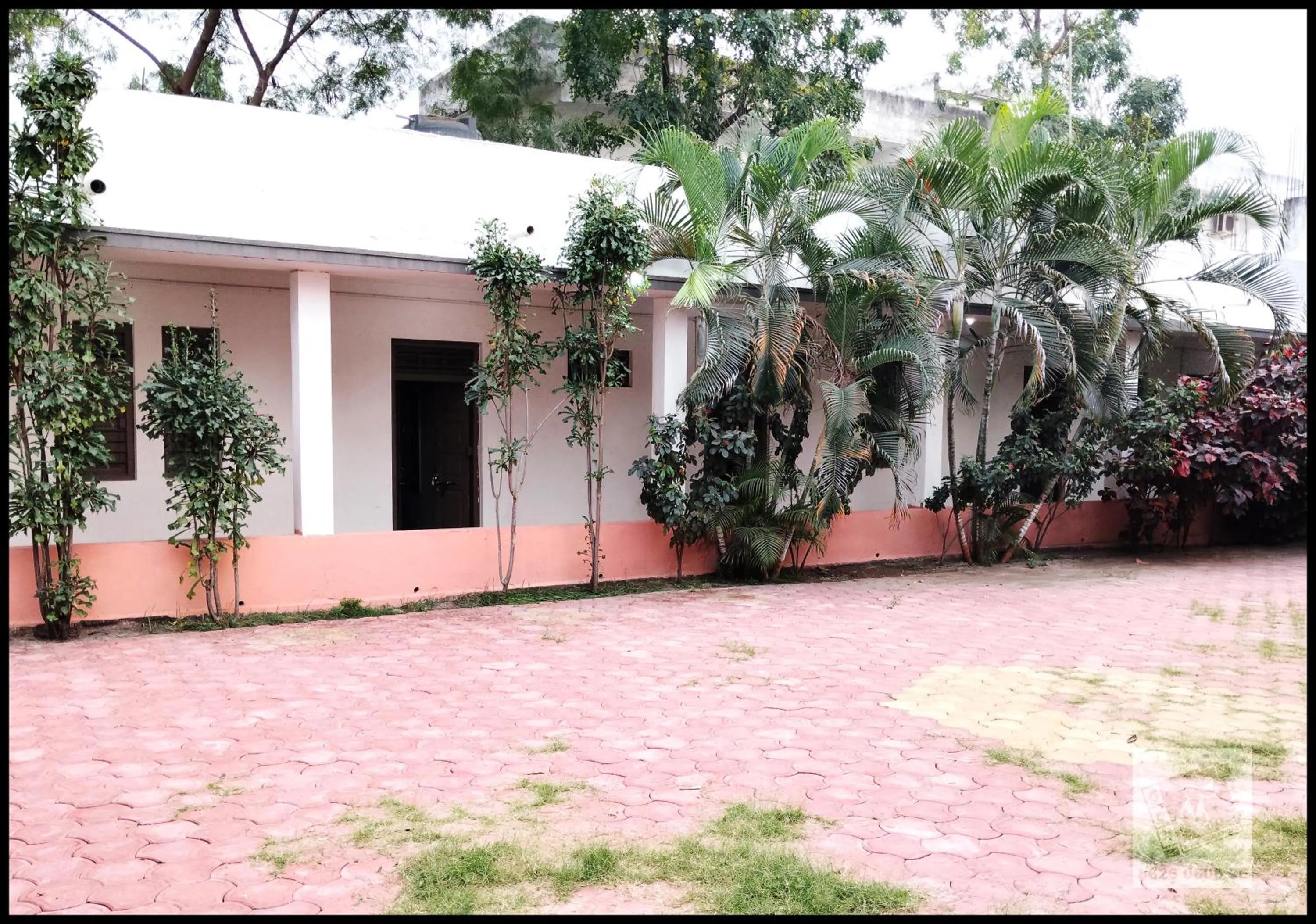 Garden in 6 CR Hotel Natraj RAILWAY STATION