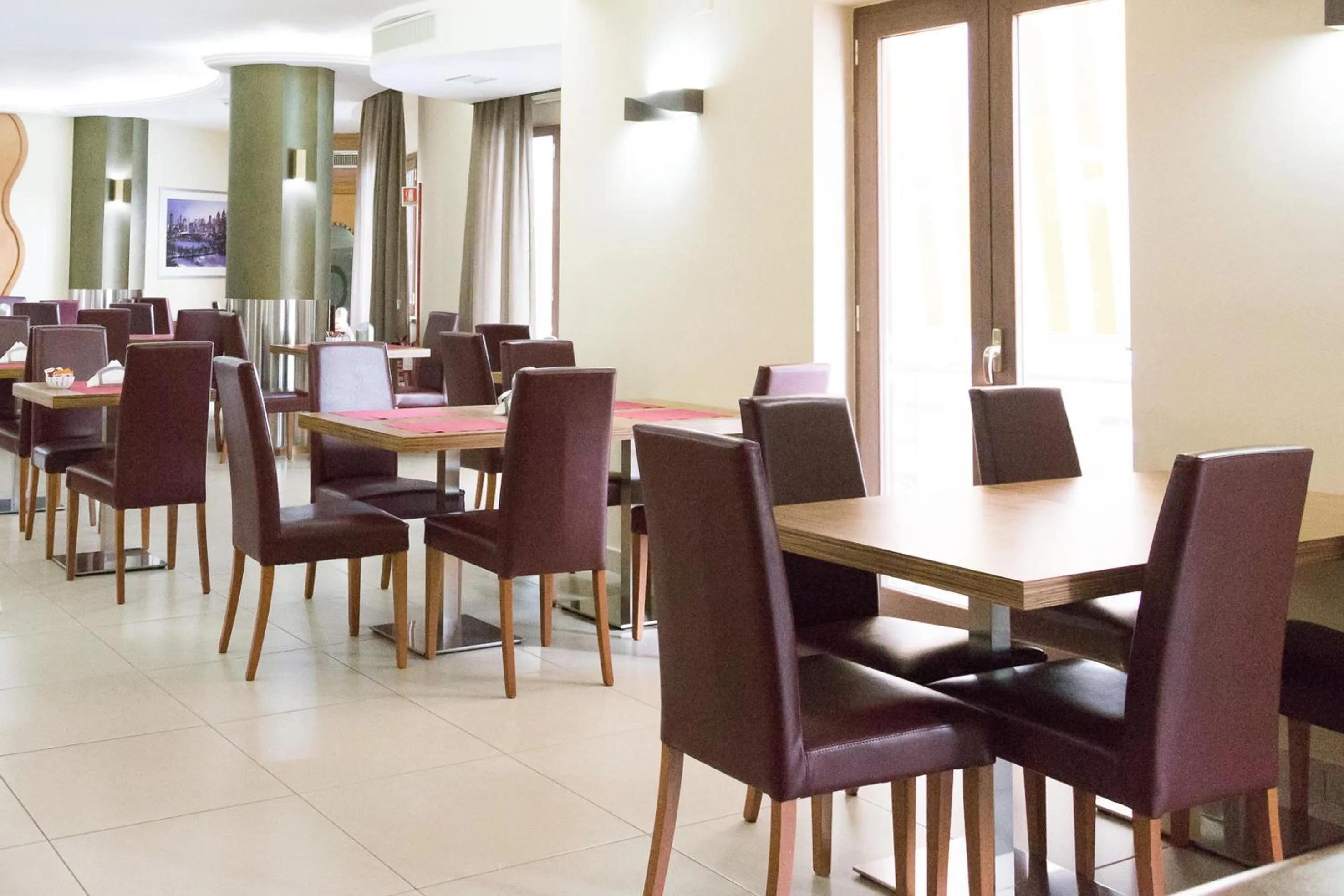 Restaurant/places to eat in Hotel Agora Sure Hotel Collection by Best Western