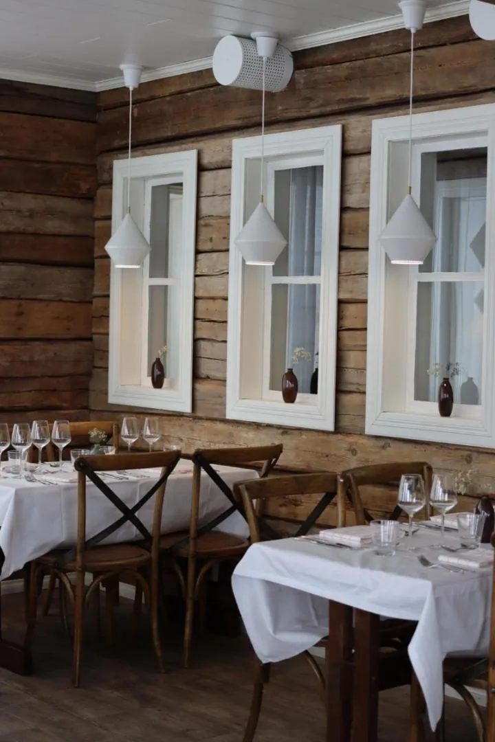 Restaurant/places to eat in Aurora Estate