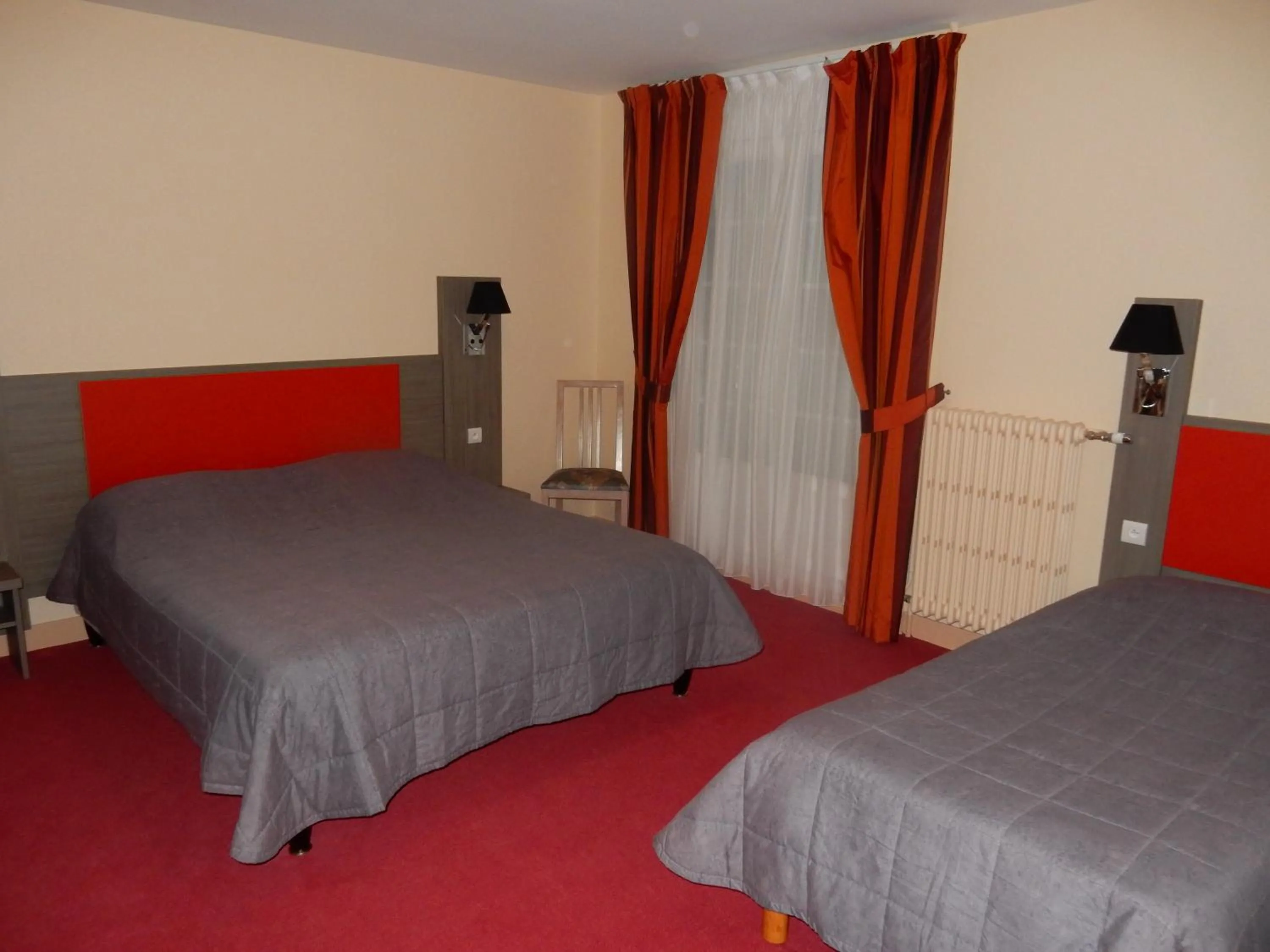 Bedroom, Bed in Logis Hôtel Saint-Hubert