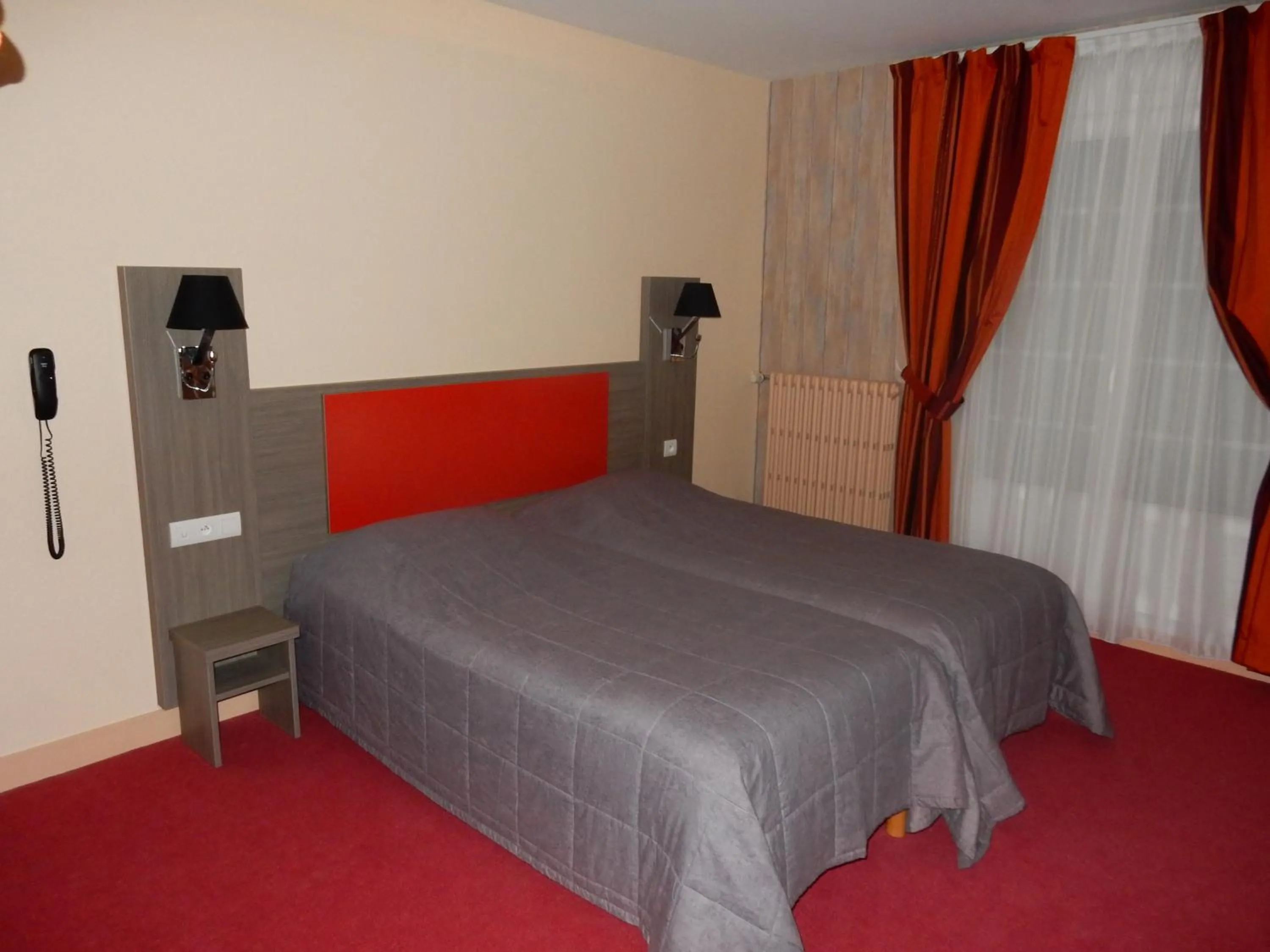 Bedroom, Bed in Logis Hôtel Saint-Hubert