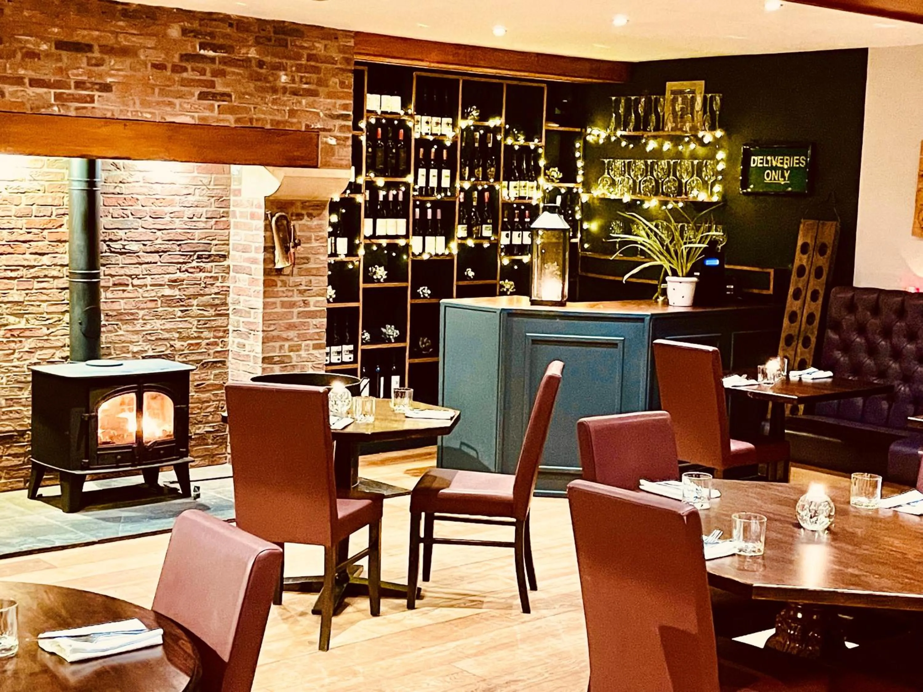 Restaurant/places to eat in Oak Tree Inn