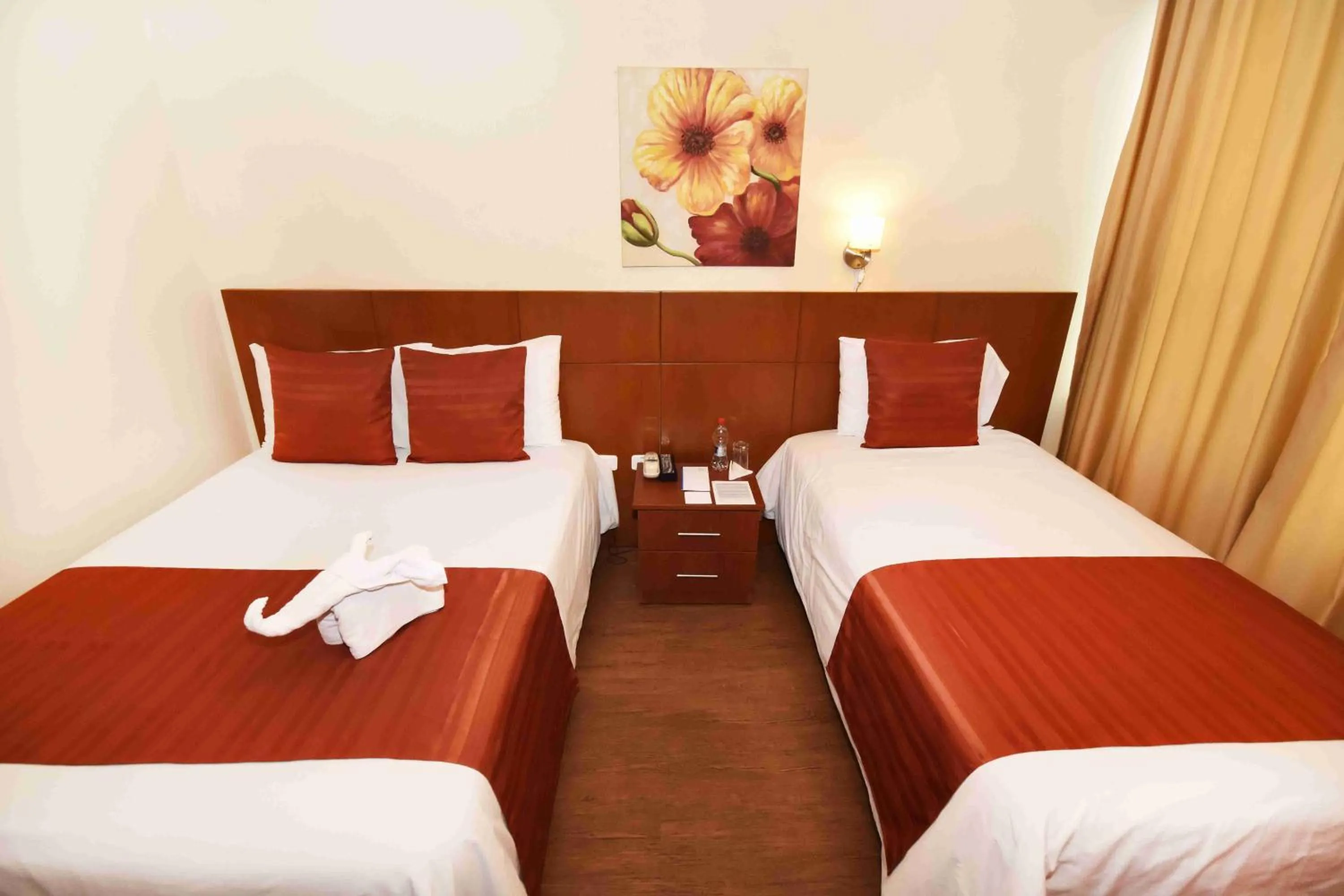 Photo of the whole room, Bed in Hotel Montecarlo