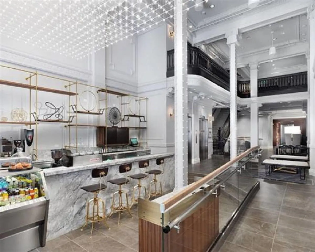 Restaurant/places to eat in Axiom Hotel