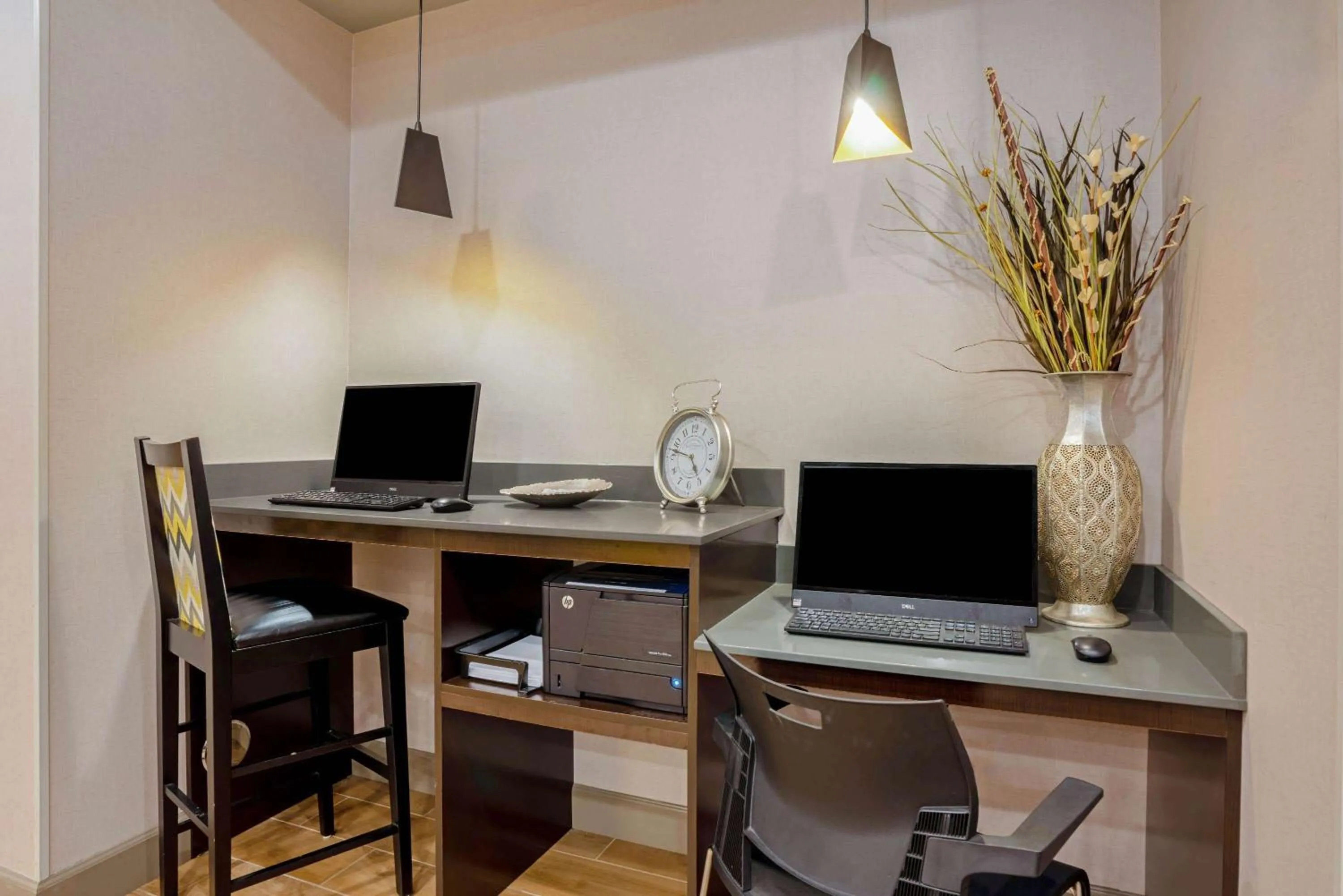 Business facilities in La Quinta by Wyndham Tumwater - Olympia