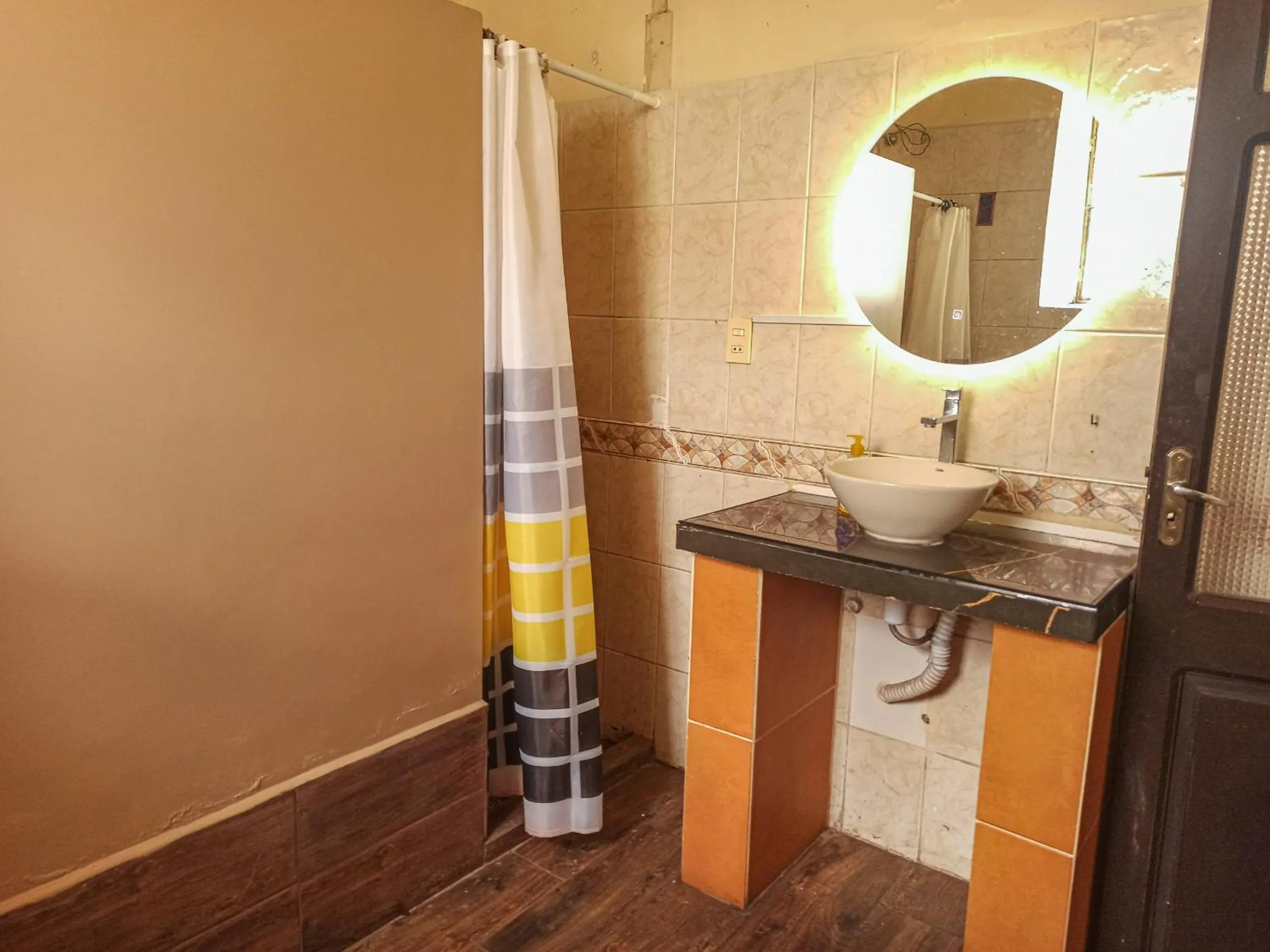 Shower in Colors House