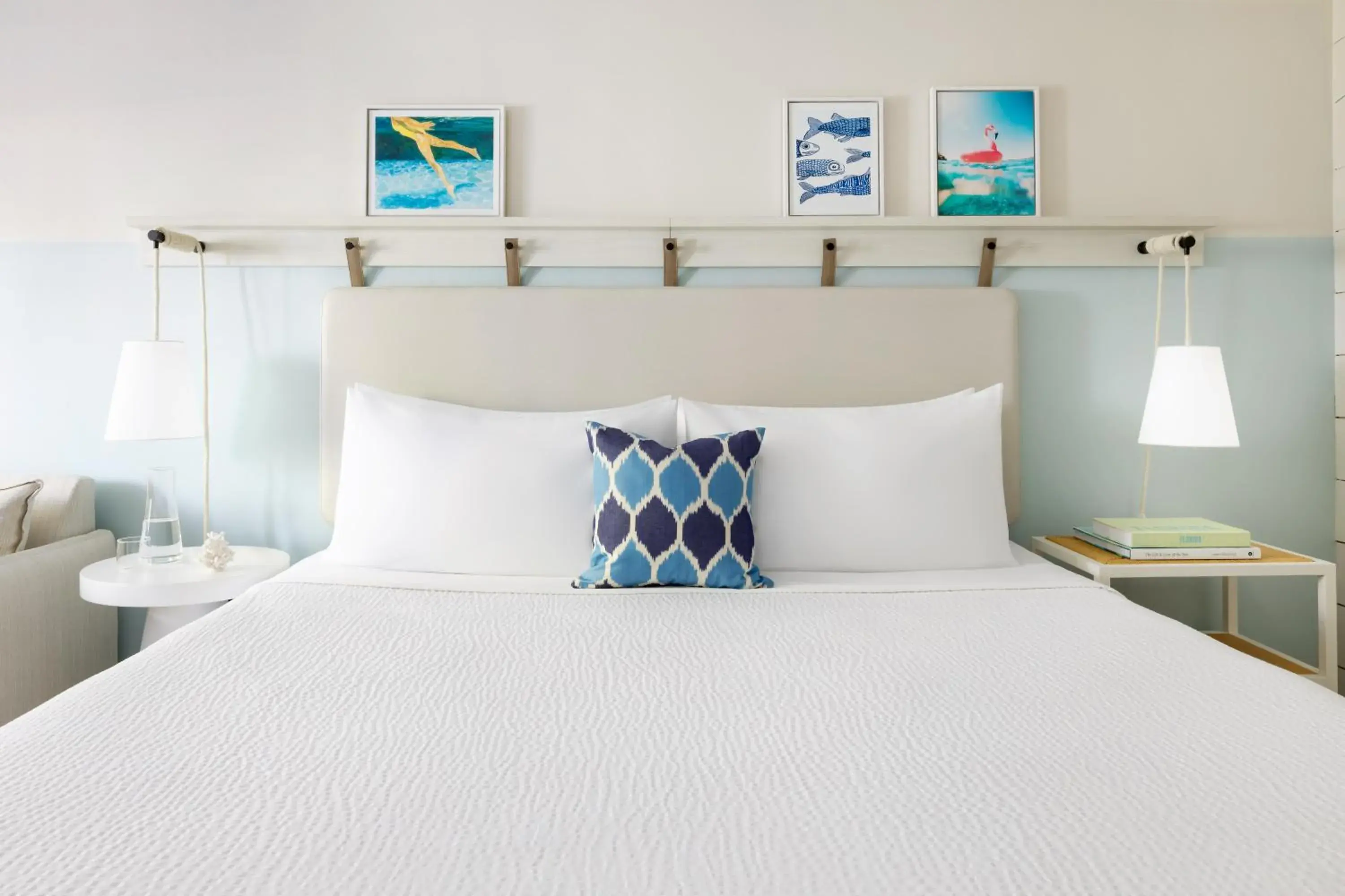 One Queen Bed in Blue Flamingo Resort Key West One Queen Bed in Blue Flamingo Resort Key West
