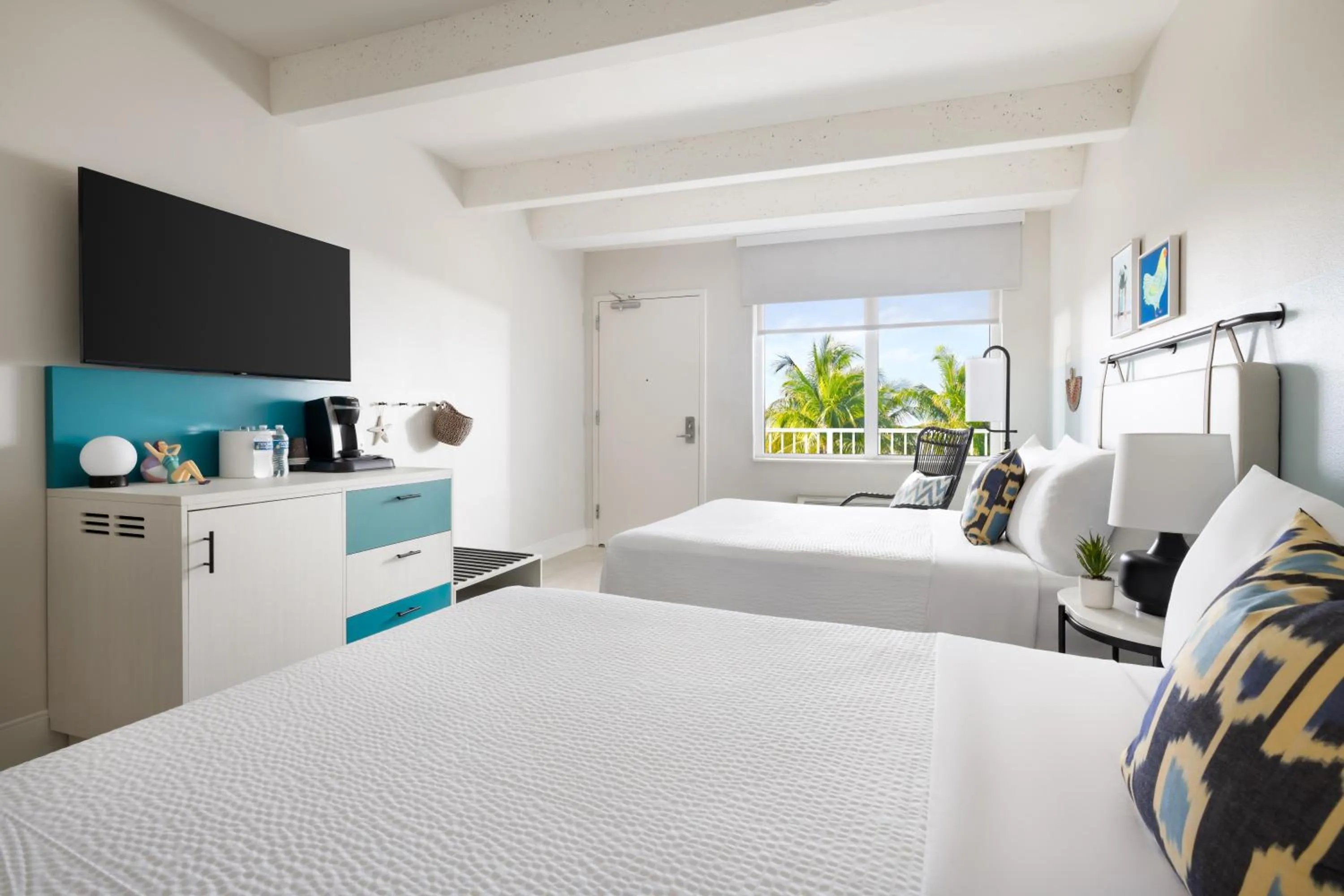 Bed in Blue Flamingo Resort Key West