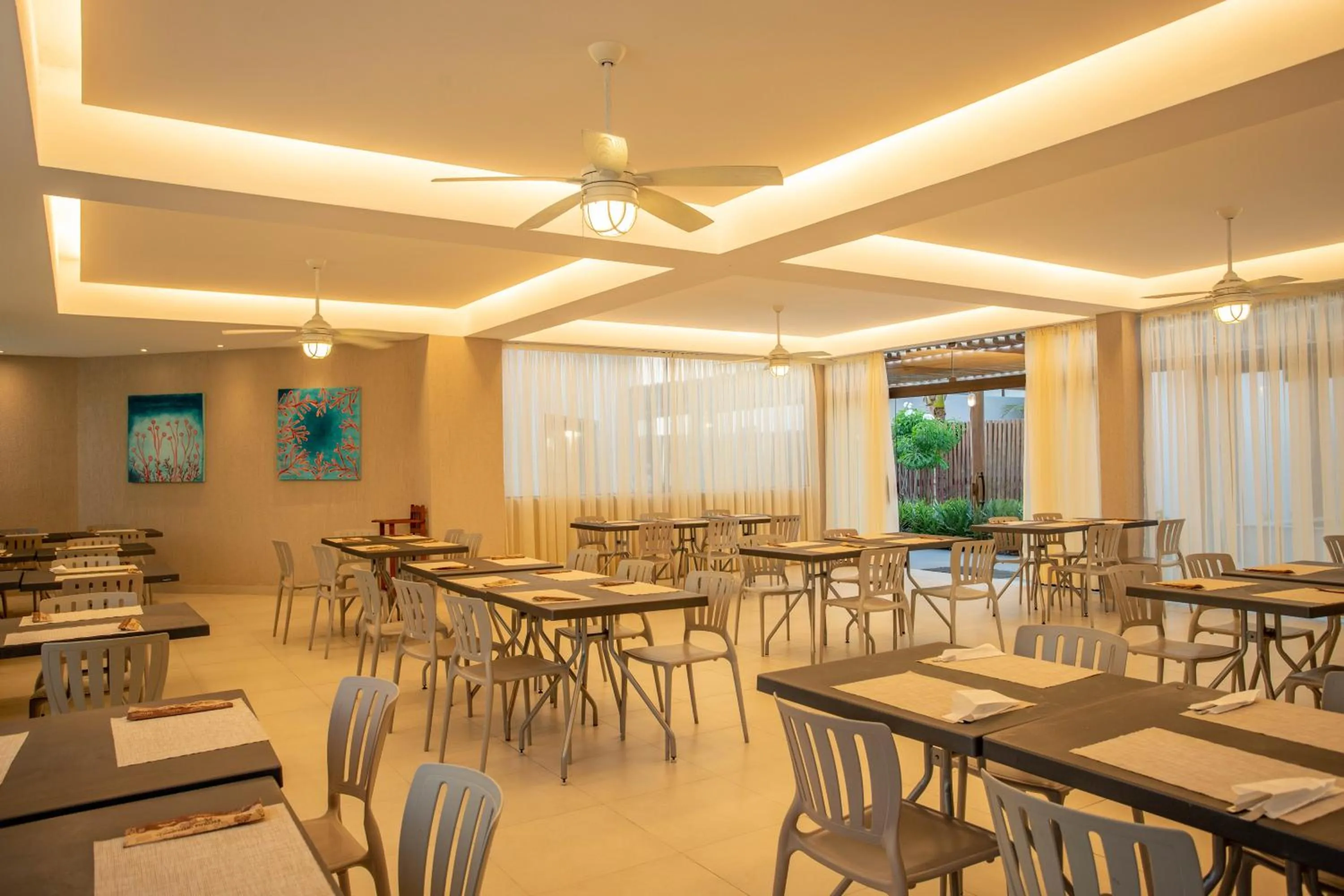 Restaurant/places to eat in Tabaobí Smart Hotel