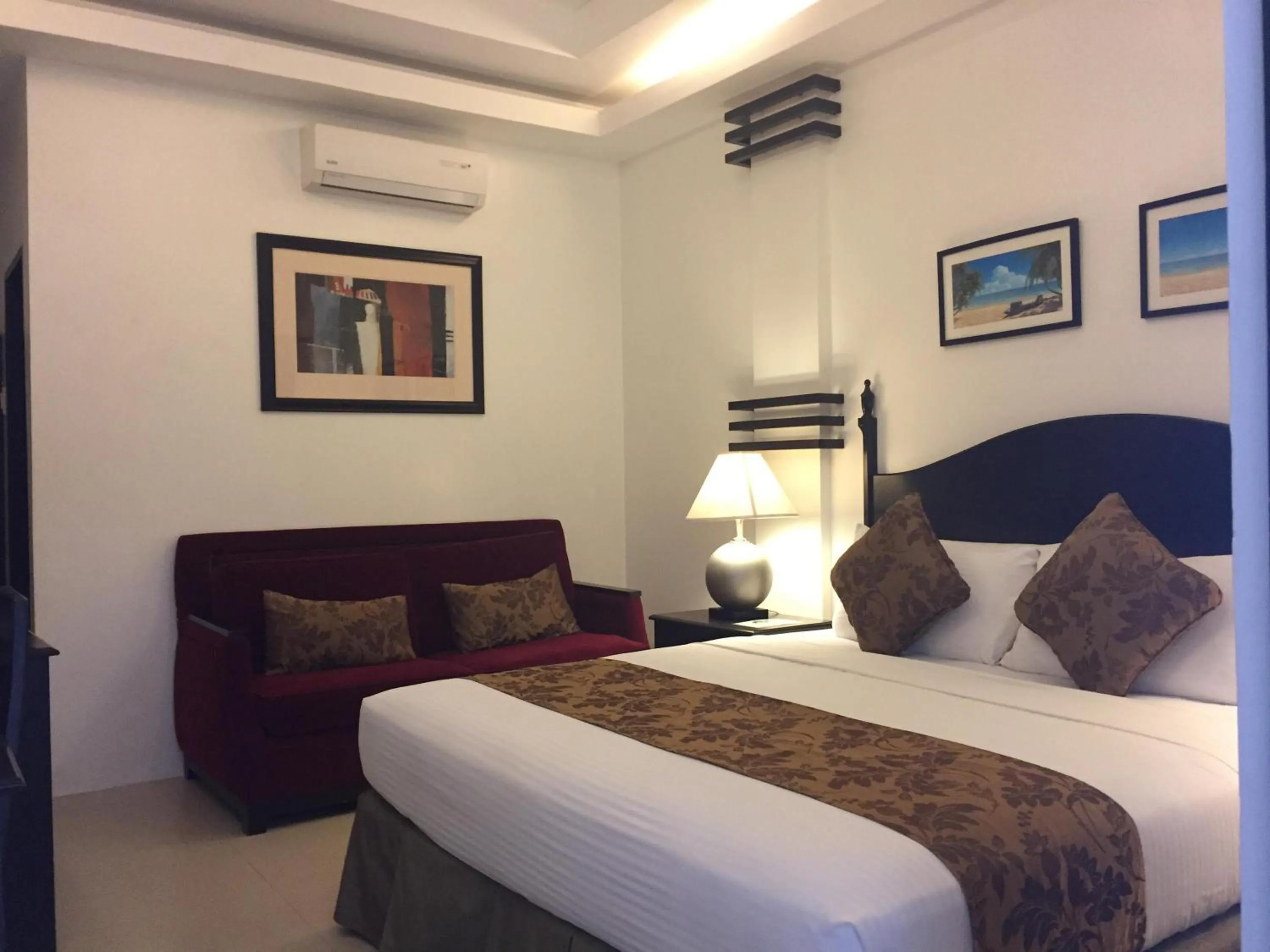 Bed in Chateau De Boracay