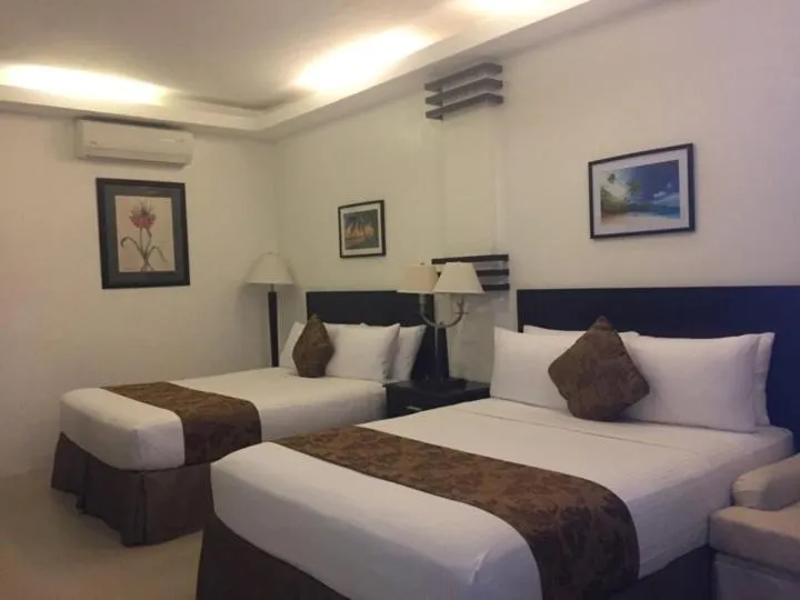 Bed in Chateau De Boracay