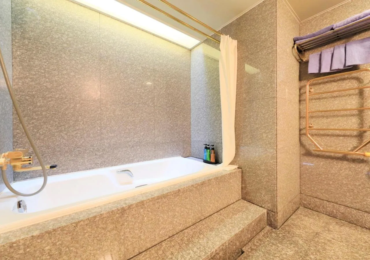 Bathroom in Kamogawa Grand Tower