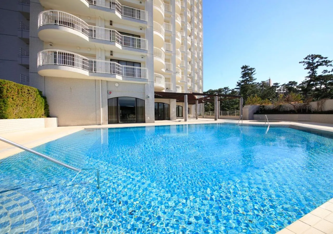 Swimming pool in Kamogawa Grand Tower