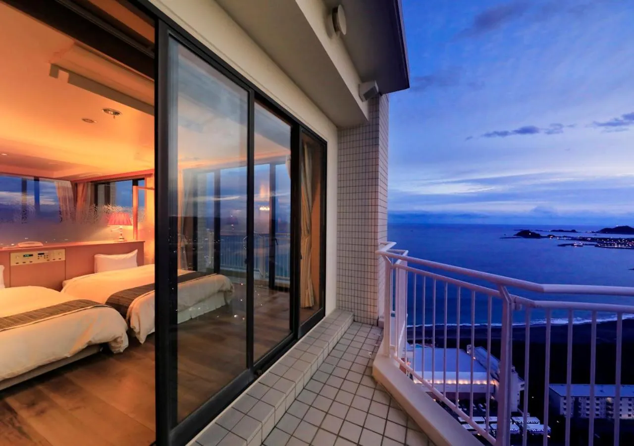 Sea view, Bed in Kamogawa Grand Tower