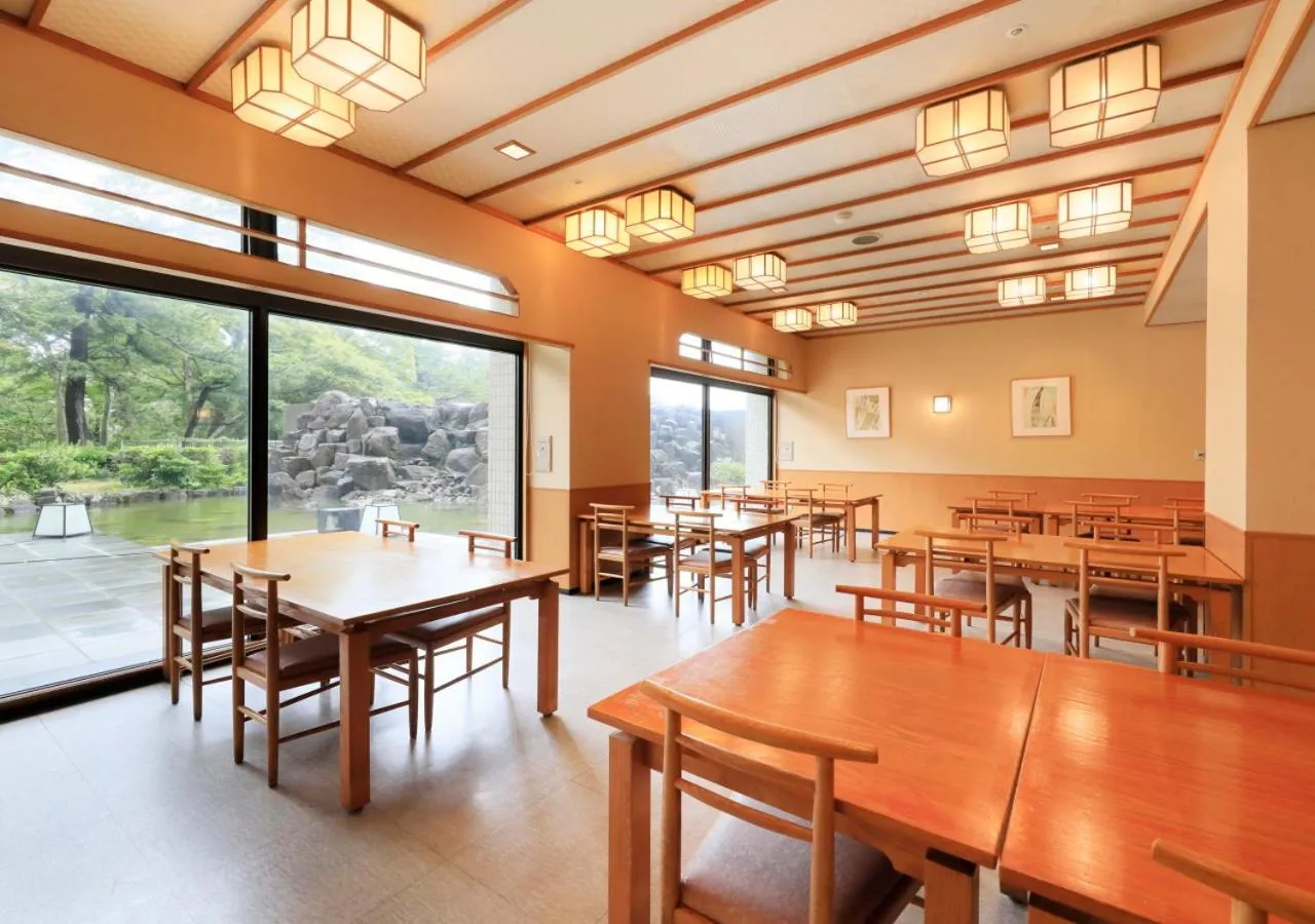 Restaurant/places to eat in Kamogawa Grand Tower