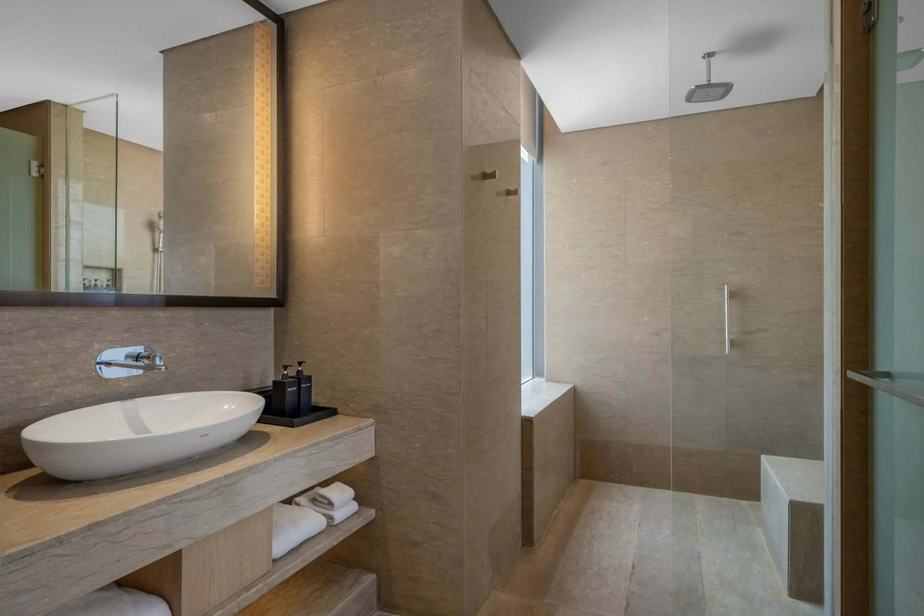 Deluxe Twin Room with Bath Tub and Pool View in Alila Solo Deluxe Twin Room with Bath Tub and Pool View in Alila Solo