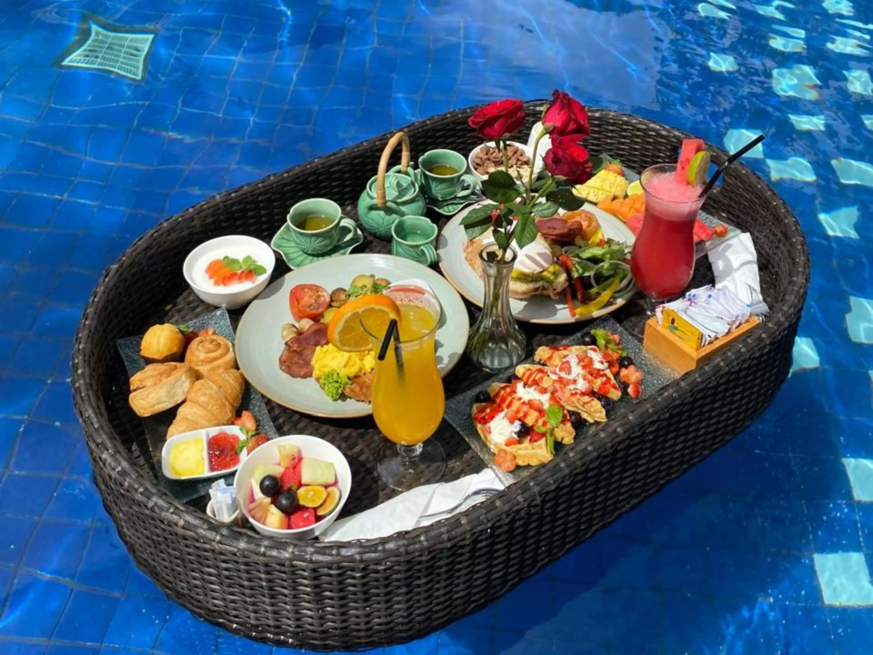 Food and drinks in The Leaf Jimbaran